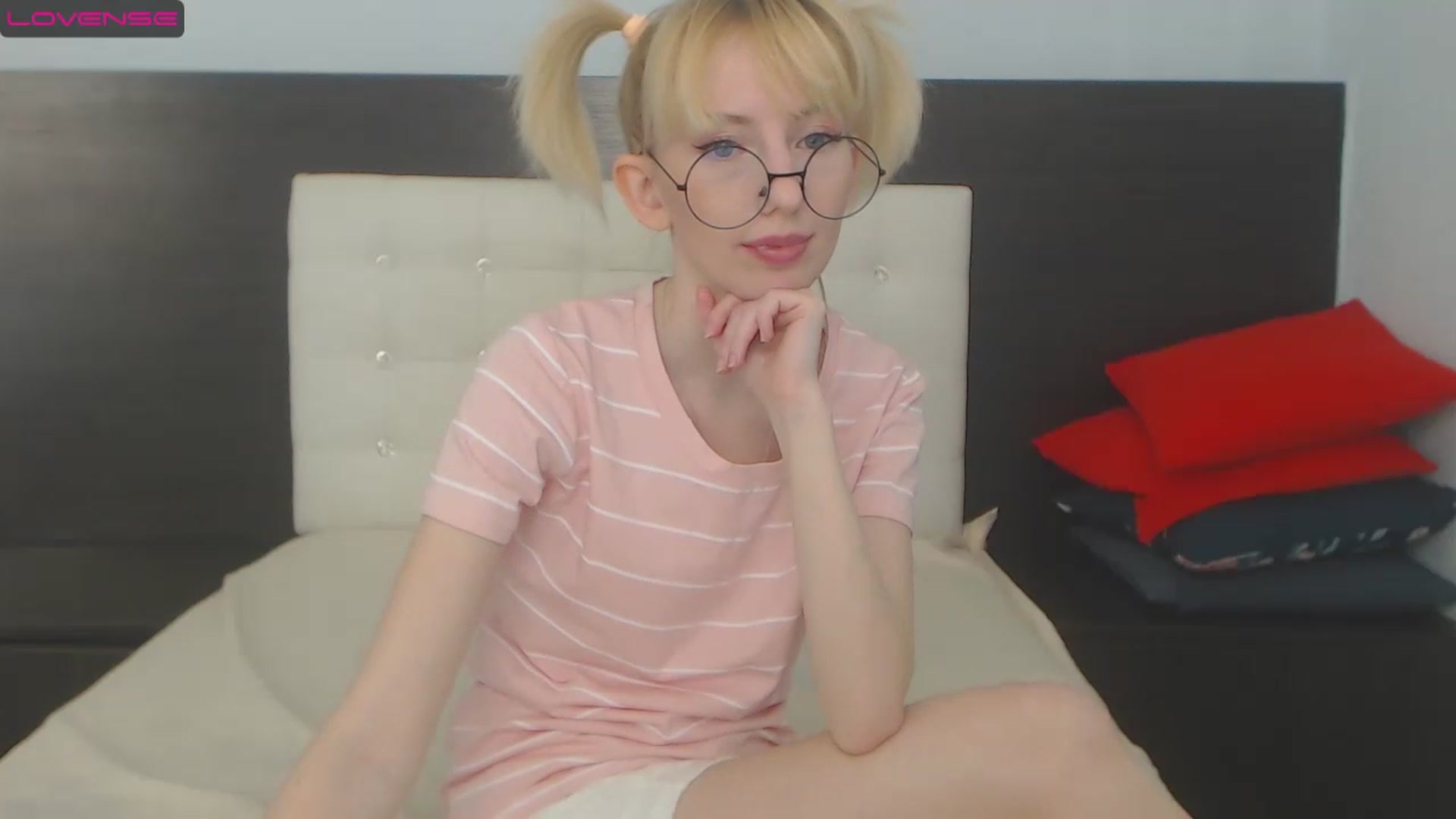 Gallery image thumbnail from PetitePrincez's myfreecams stream on, 01/28/2023, 16:16 image 5 of 20
