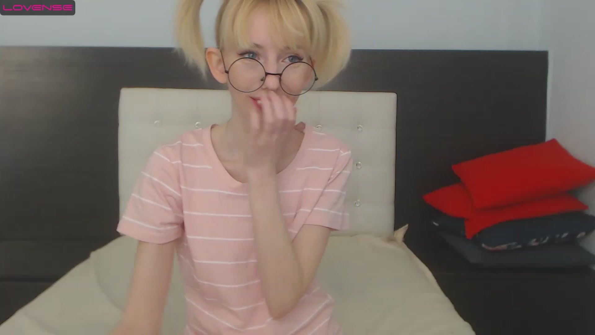 Gallery image thumbnail from PetitePrincez's myfreecams stream on, 01/28/2023, 16:16 image 7 of 20