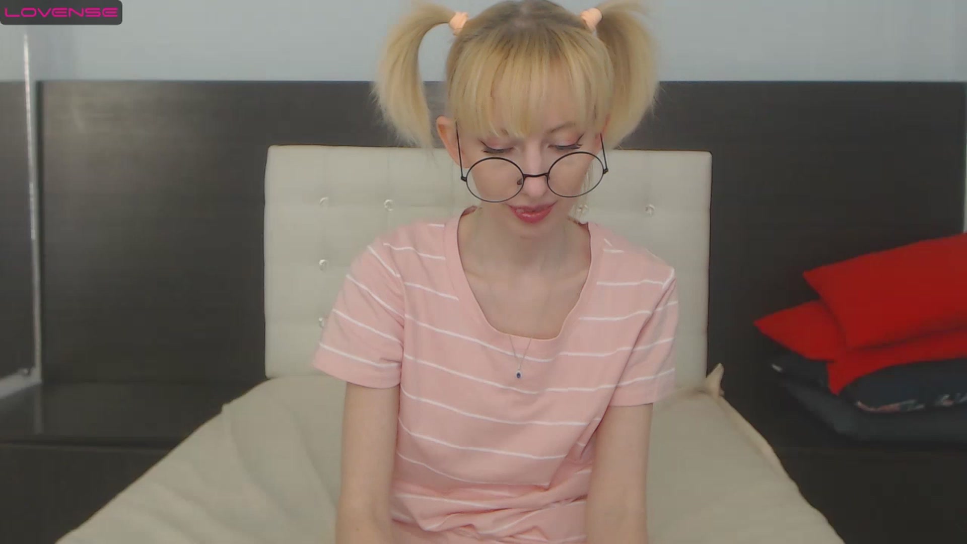 Gallery image thumbnail from PetitePrincez's myfreecams stream on, 01/28/2023, 18:05 image 1 of 20