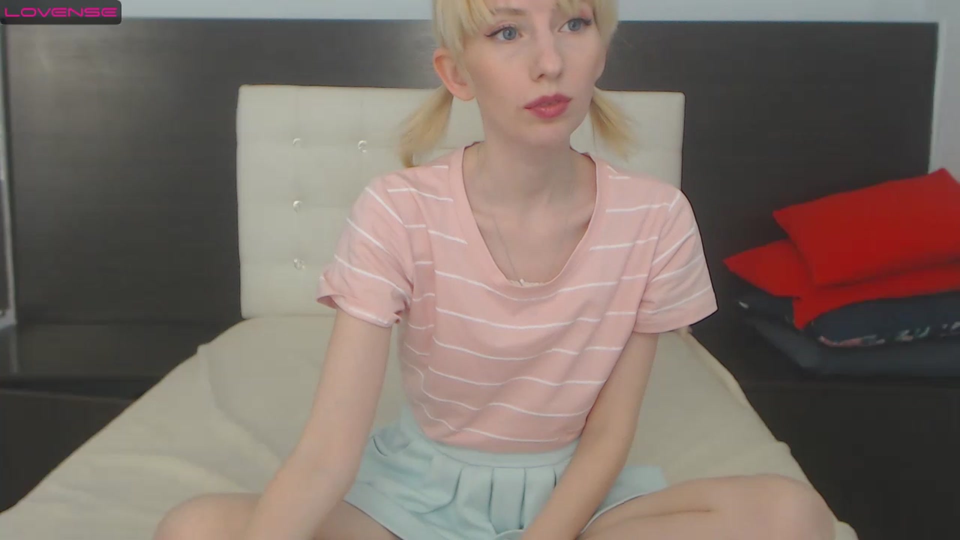 Gallery image thumbnail from PetitePrincez's myfreecams stream on, 01/28/2023, 18:05 image 15 of 20