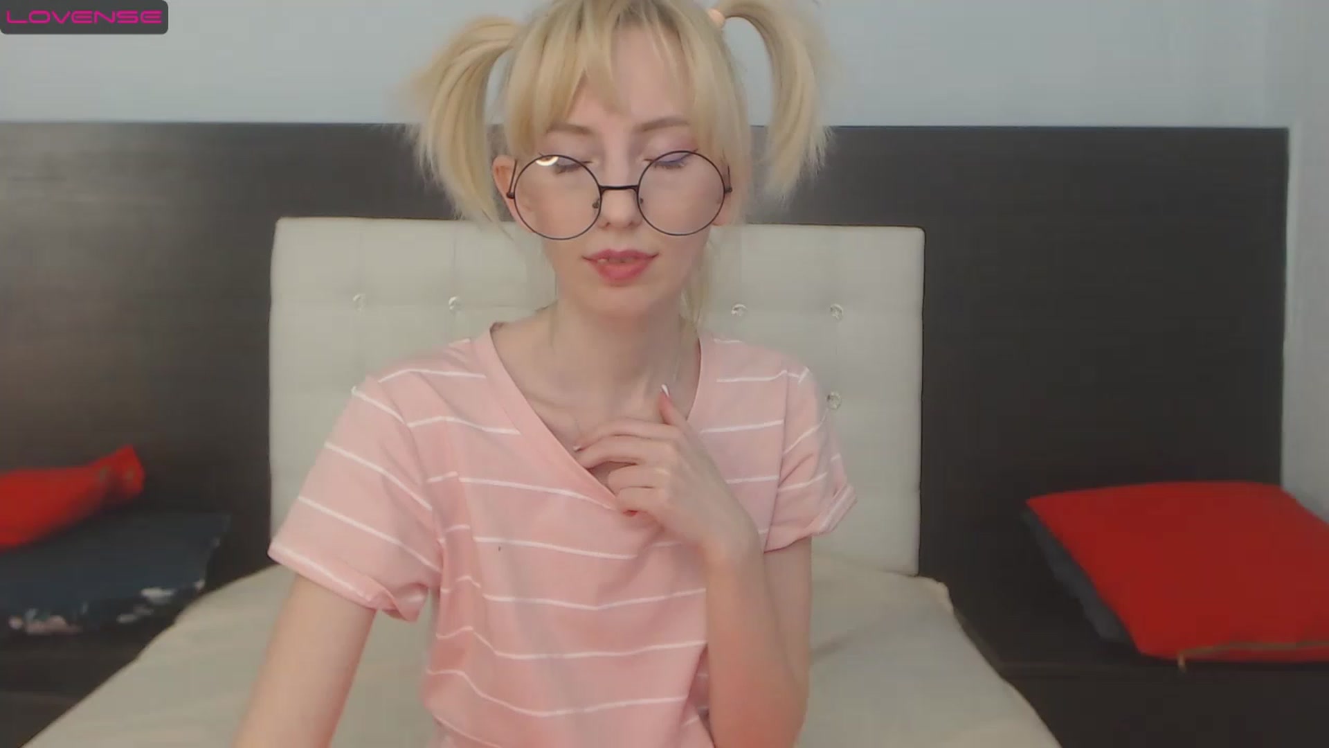 Gallery image thumbnail from PetitePrincez's myfreecams stream on, 02/04/2023, 16:40 image 3 of 20