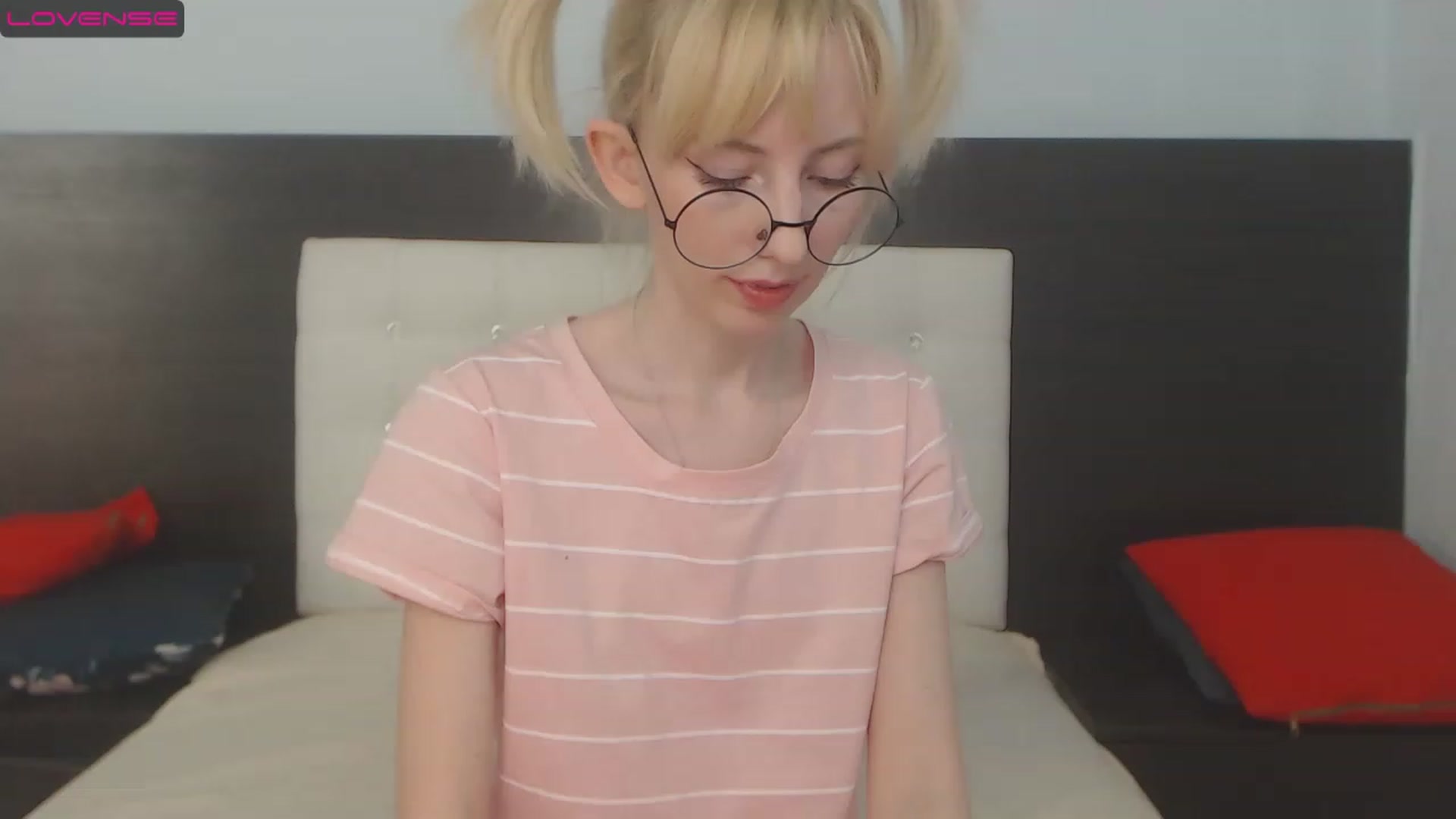 Gallery image thumbnail from PetitePrincez's myfreecams stream on, 02/04/2023, 16:40 image 9 of 20