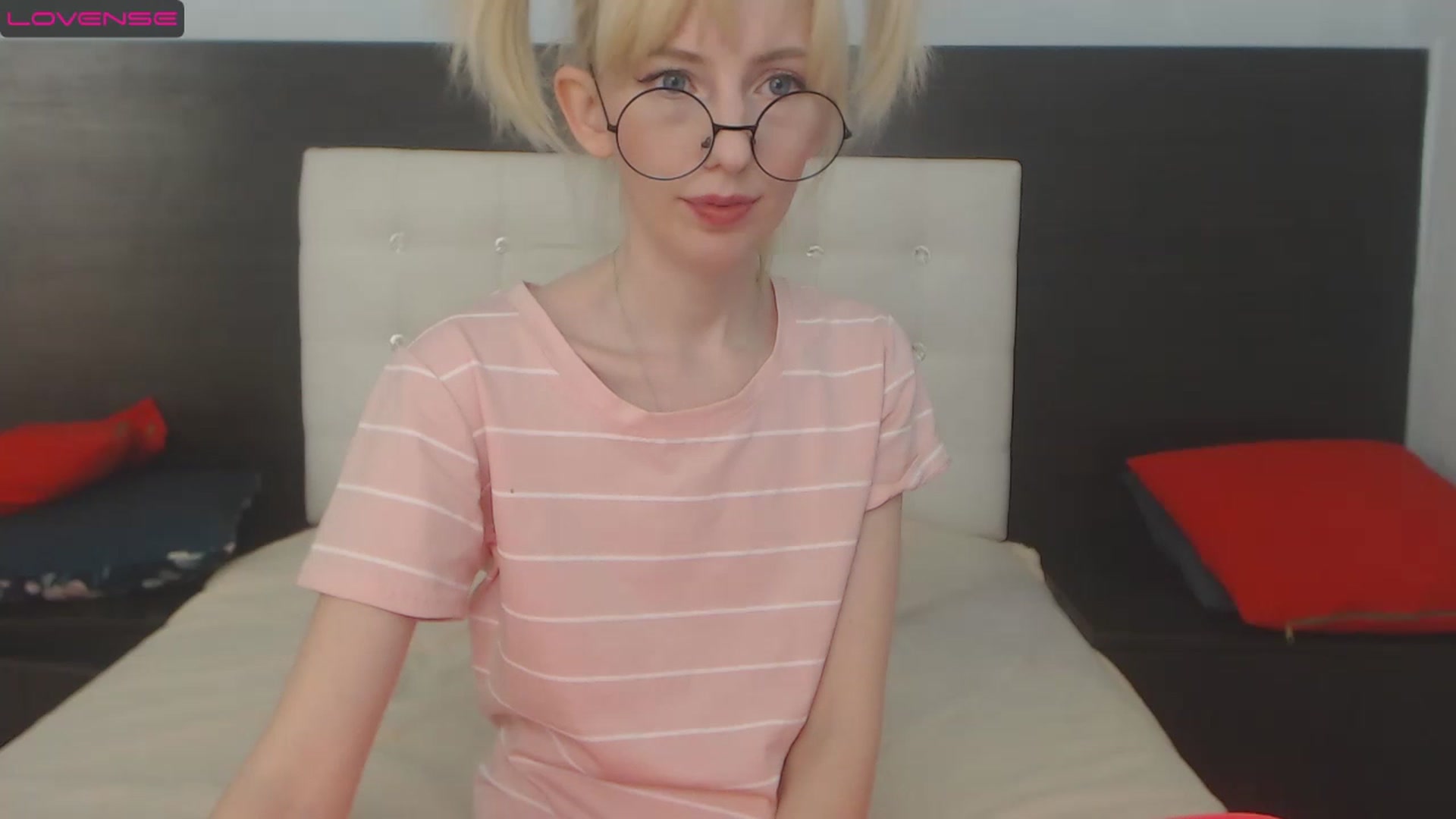 Gallery image thumbnail from PetitePrincez's myfreecams stream on, 02/04/2023, 16:40 image 18 of 20