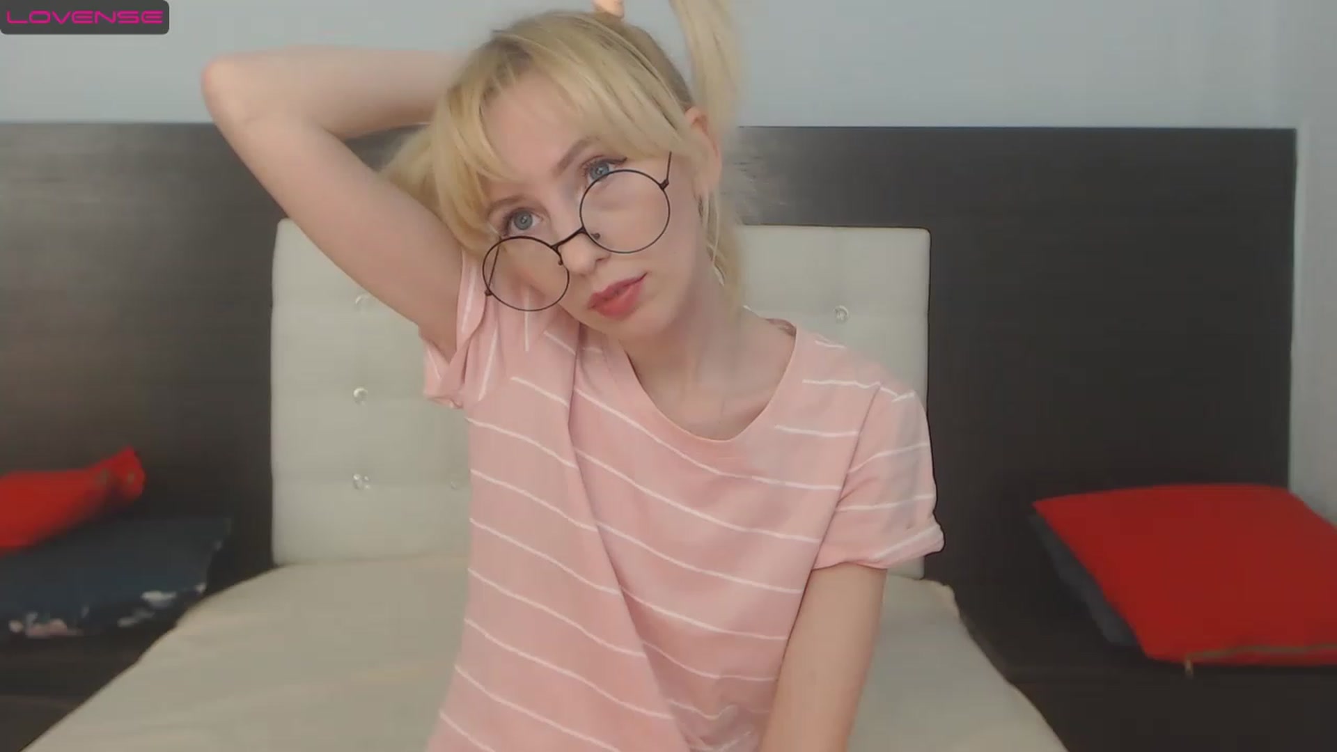 Gallery image thumbnail from PetitePrincez's myfreecams stream on, 02/04/2023, 16:40 image 7 of 20