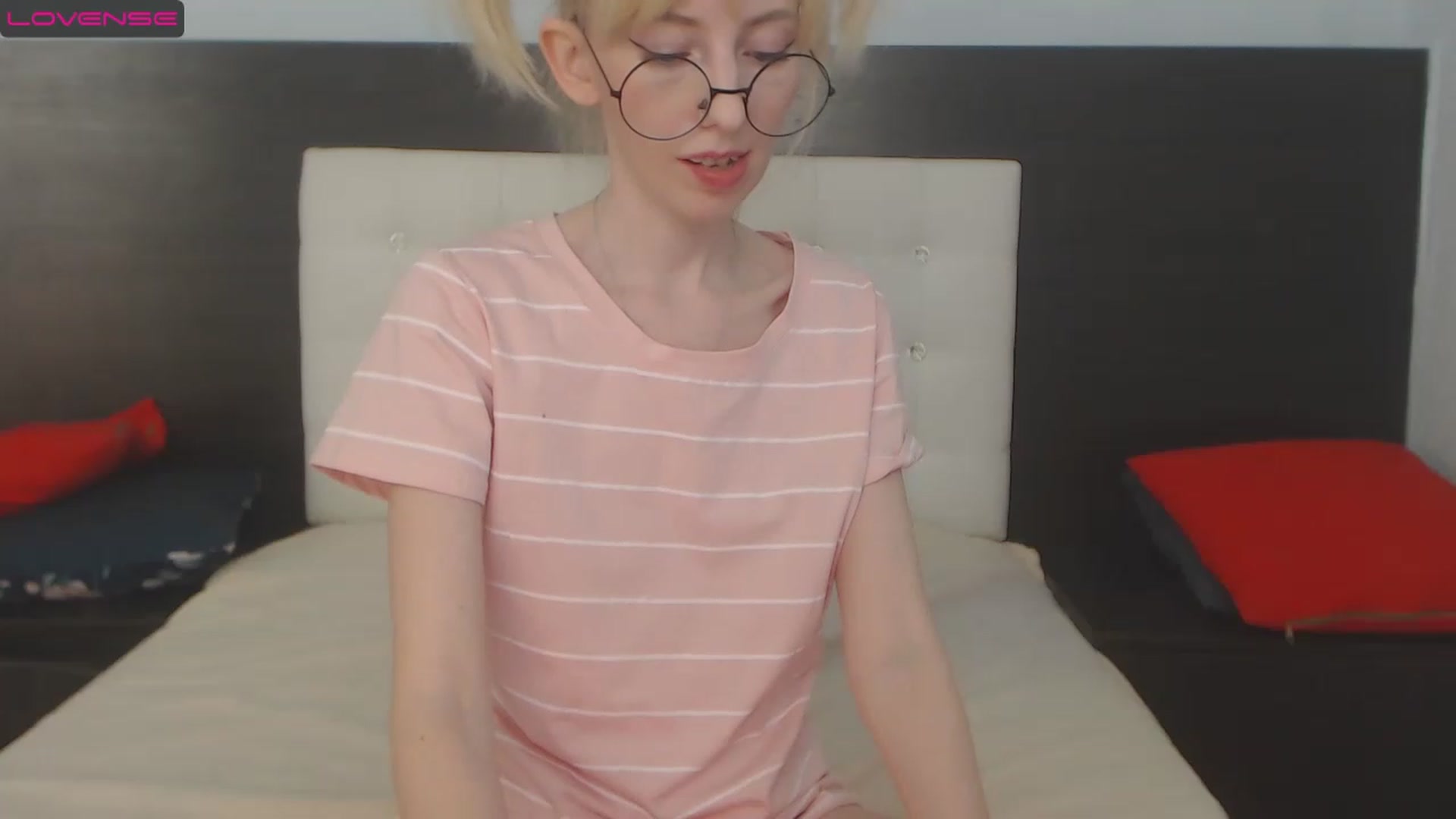 Gallery image thumbnail from PetitePrincez's myfreecams stream on, 02/04/2023, 16:40 image 16 of 20