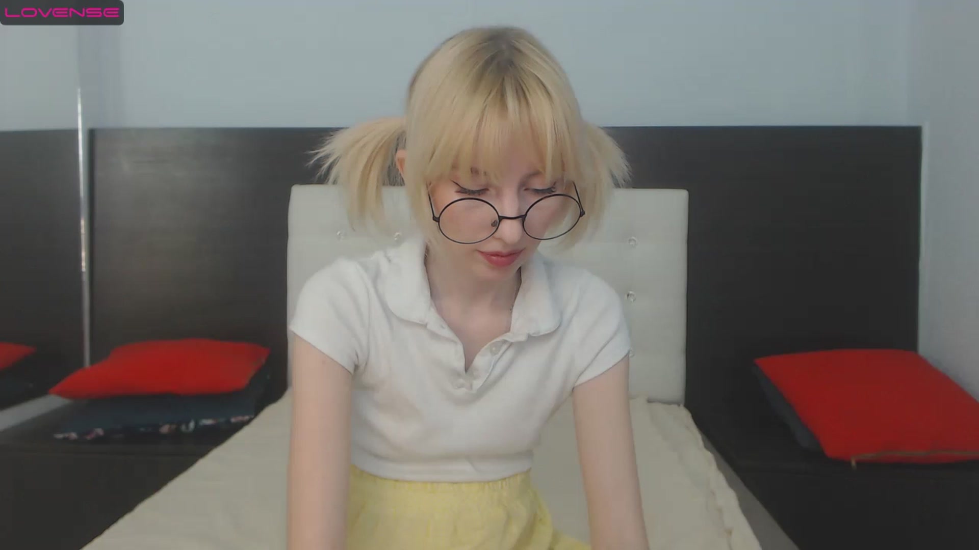 Gallery image thumbnail from PetitePrincez's myfreecams stream on, 02/05/2023, 14:21 image 13 of 20