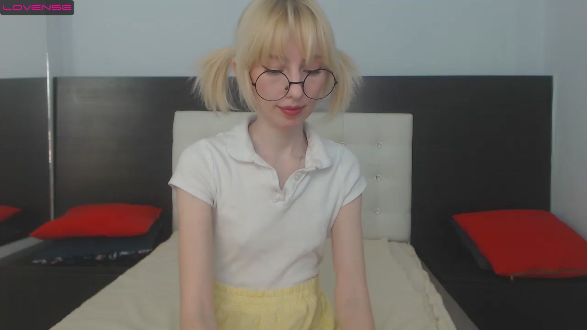 Gallery image thumbnail from PetitePrincez's myfreecams stream on, 02/05/2023, 14:21 image 9 of 20