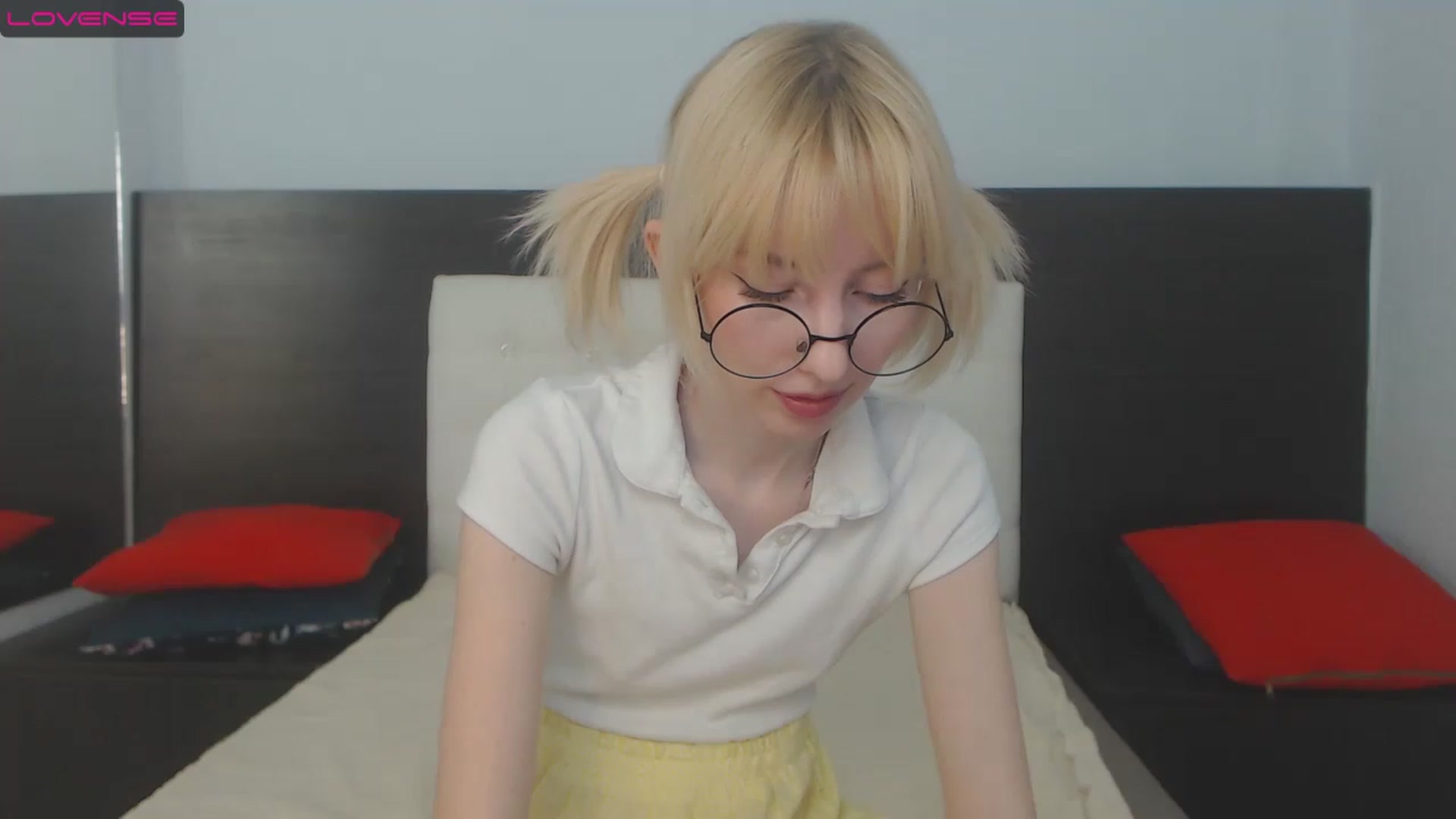 Gallery image thumbnail from PetitePrincez's myfreecams stream on, 02/05/2023, 14:21 image 12 of 20