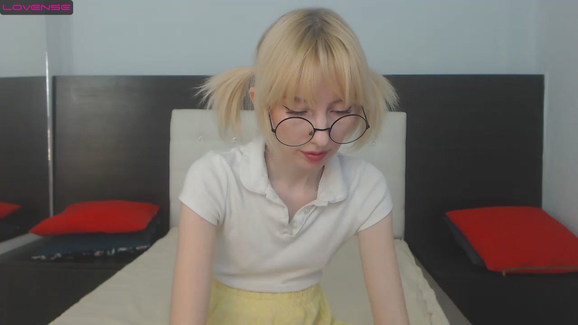 Gallery image thumbnail from PetitePrincez's myfreecams stream on, 02/05/2023, 14:21 image 11 of 20