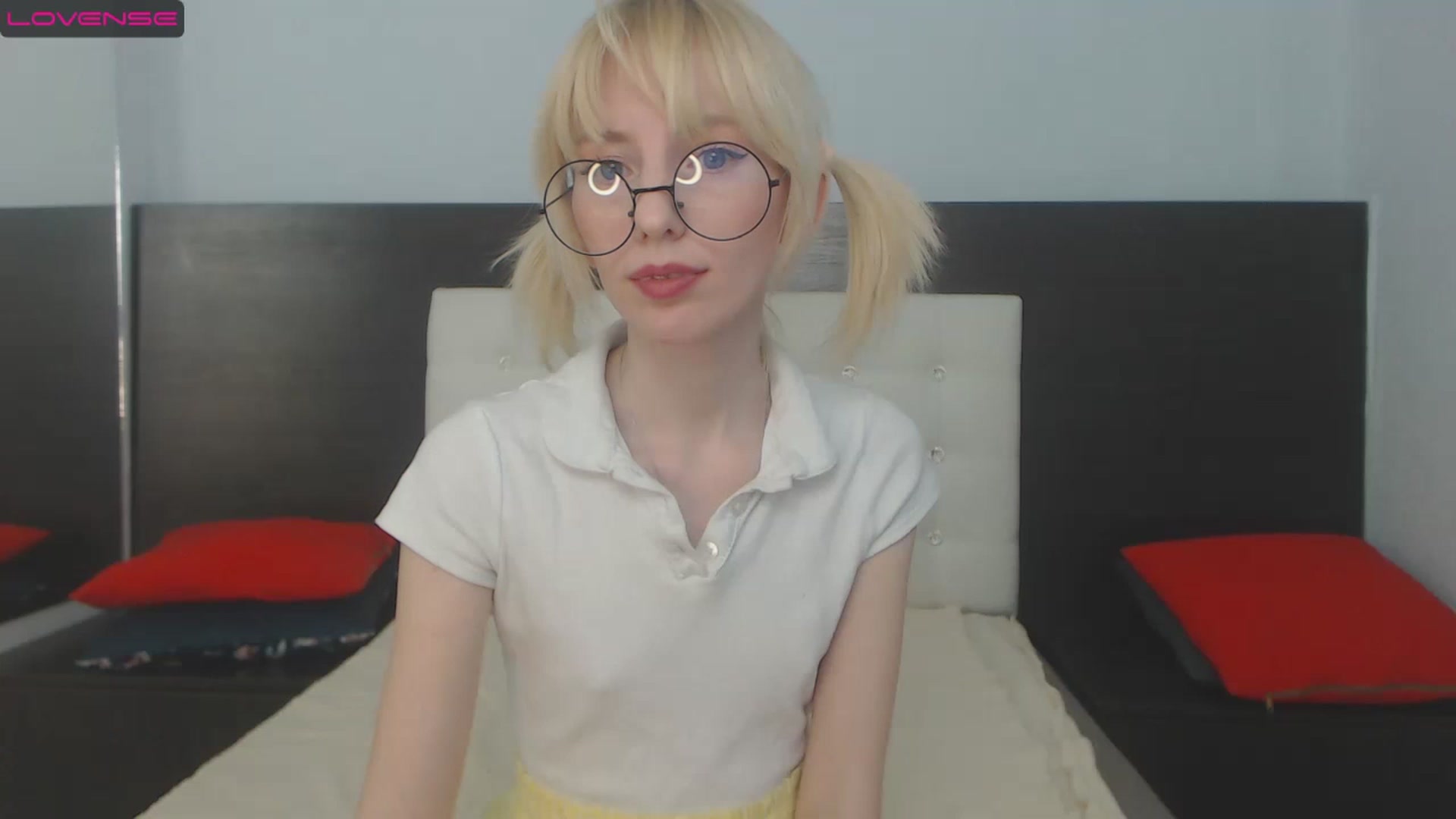 Gallery image thumbnail from PetitePrincez's myfreecams stream on, 02/05/2023, 14:21 image 6 of 20