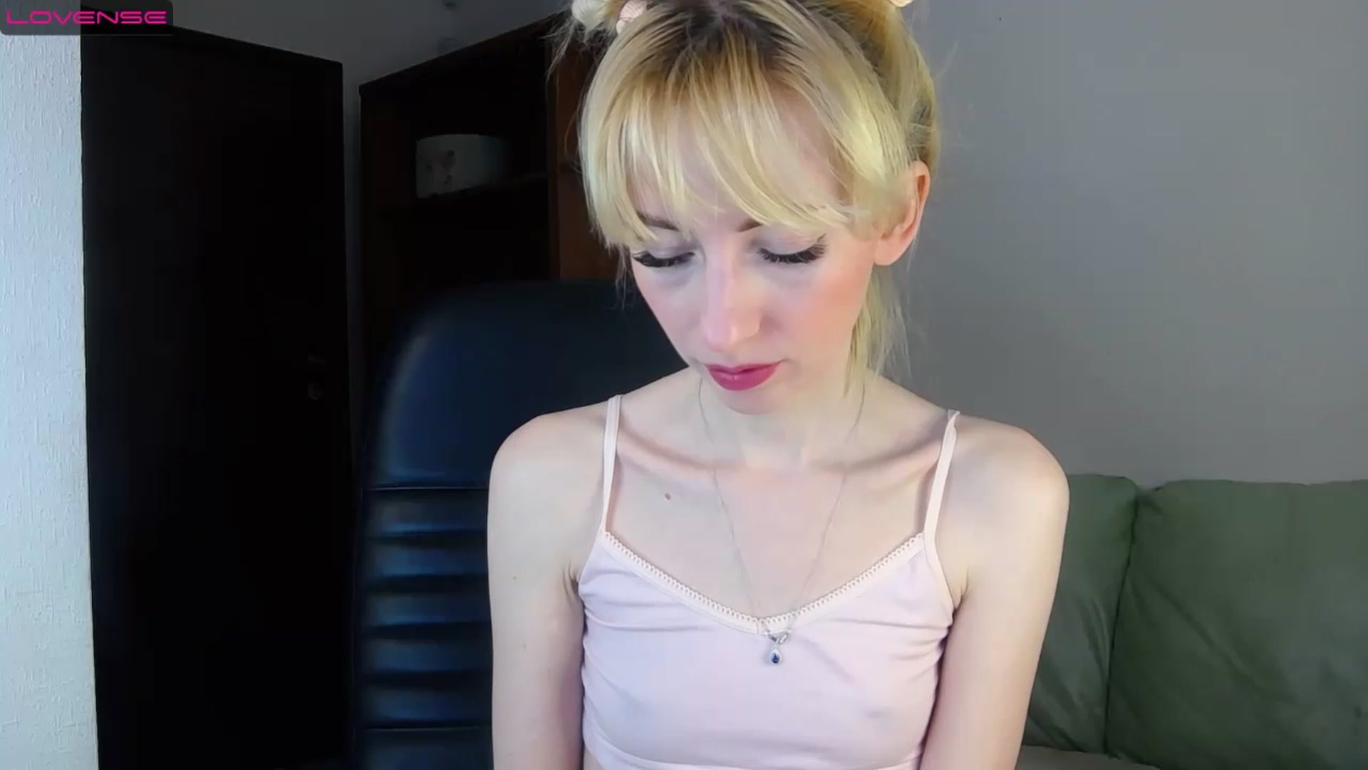 Gallery image thumbnail from PetitePrincez's myfreecams stream on, 02/11/2023, 14:27 image 15 of 20