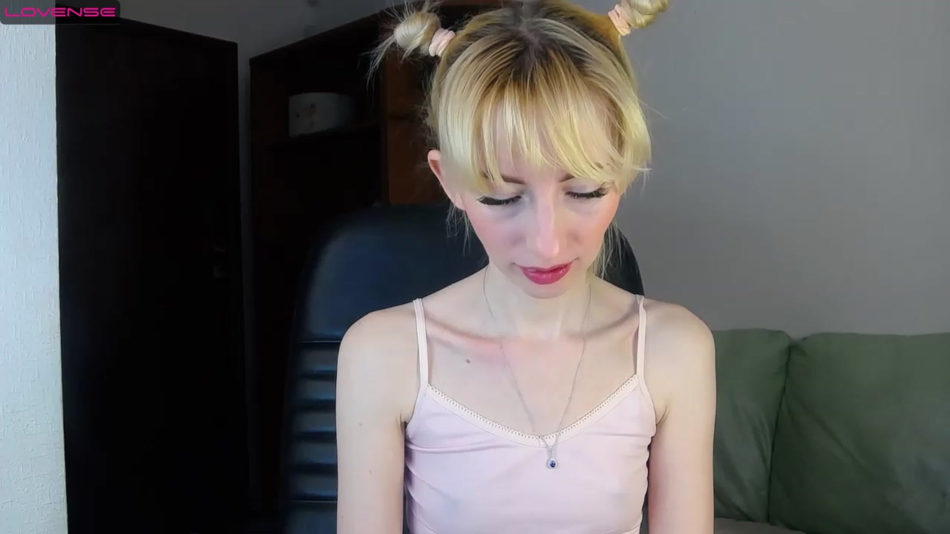 Gallery image thumbnail from PetitePrincez's myfreecams stream on, 02/11/2023, 14:27 image 19 of 20