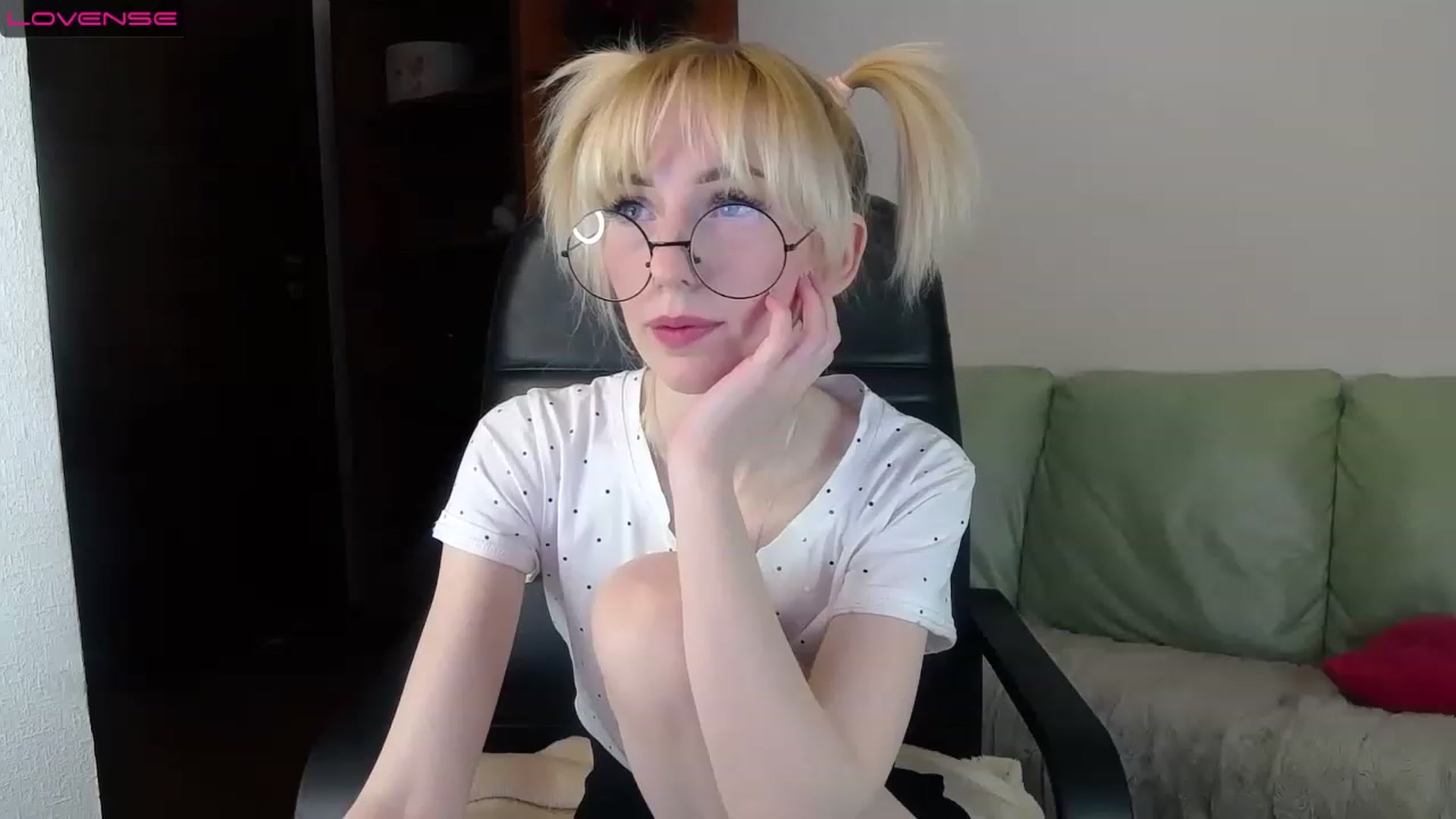Gallery image thumbnail from PetitePrincez's myfreecams stream on, 02/12/2023, 15:00 image 17 of 20