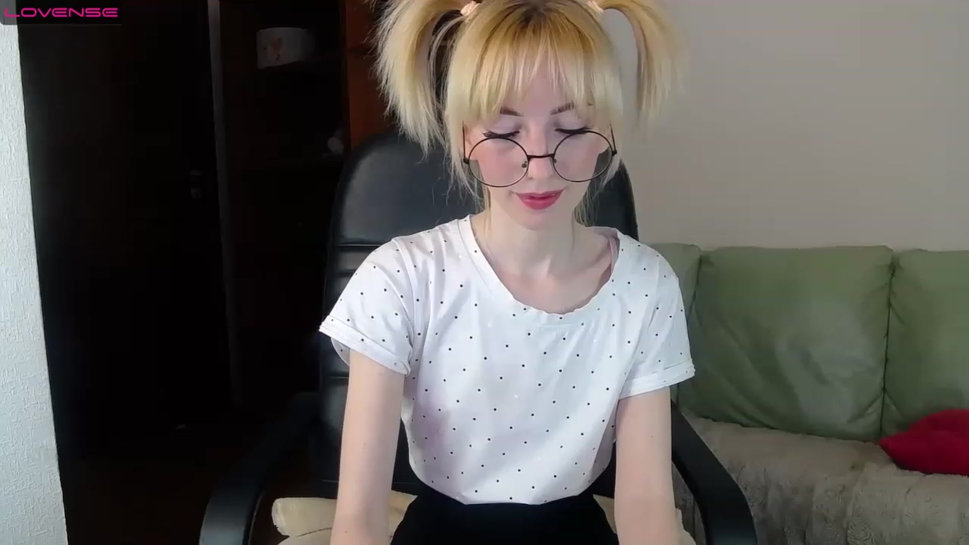 Gallery image thumbnail from PetitePrincez's myfreecams stream on, 02/12/2023, 15:00 image 14 of 20