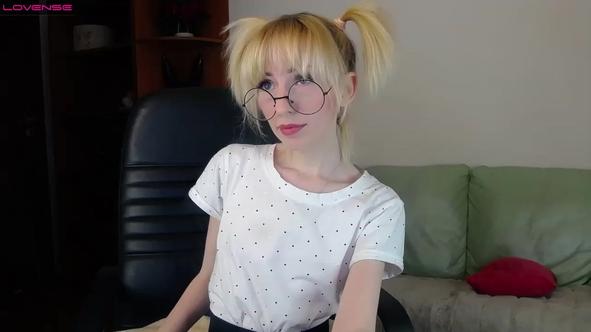 Gallery image thumbnail from PetitePrincez's myfreecams stream on, 02/12/2023, 15:00 image 6 of 20