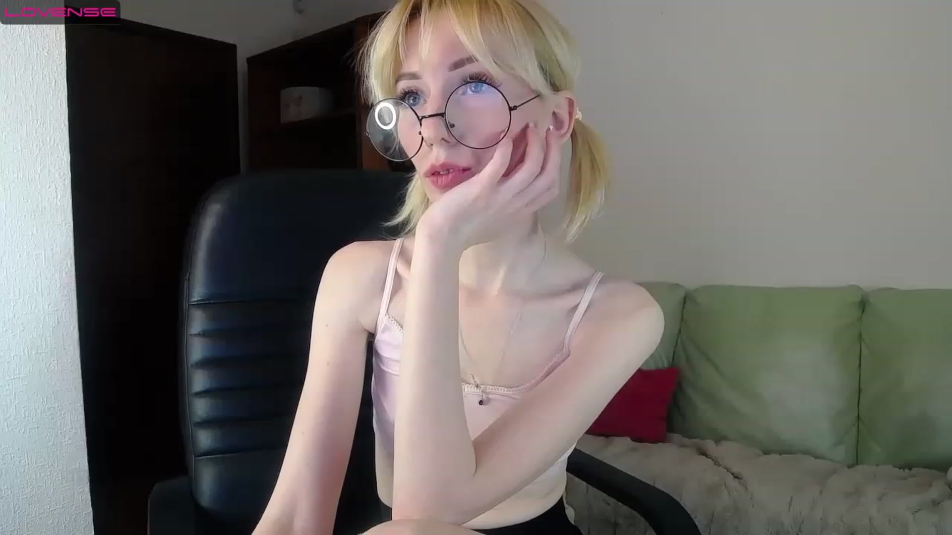 Gallery image thumbnail from PetitePrincez's myfreecams stream on, 02/12/2023, 17:14 image 8 of 20
