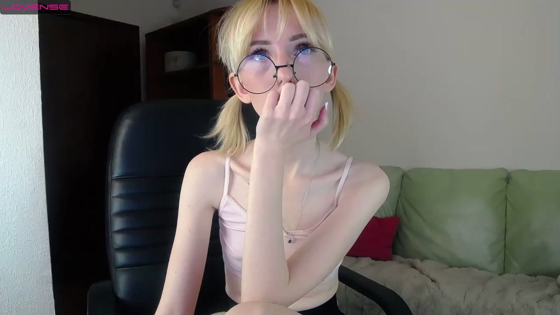 Gallery image thumbnail from PetitePrincez's myfreecams stream on, 02/12/2023, 17:14 image 9 of 20