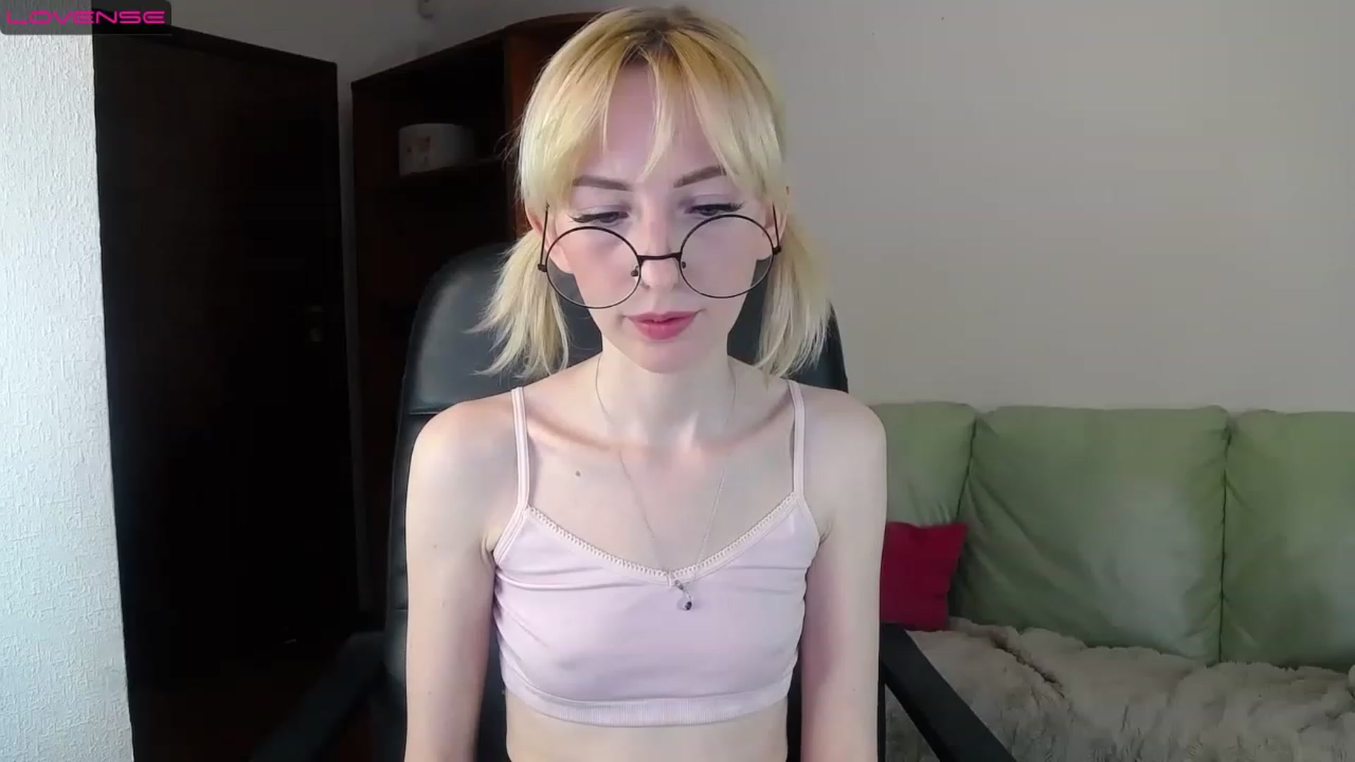 Gallery image thumbnail from PetitePrincez's myfreecams stream on, 02/12/2023, 17:14 image 2 of 20