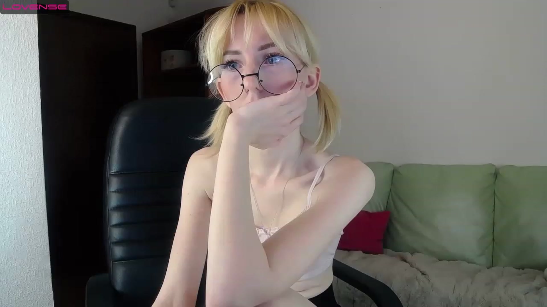 Gallery image thumbnail from PetitePrincez's myfreecams stream on, 02/12/2023, 17:14 image 10 of 20