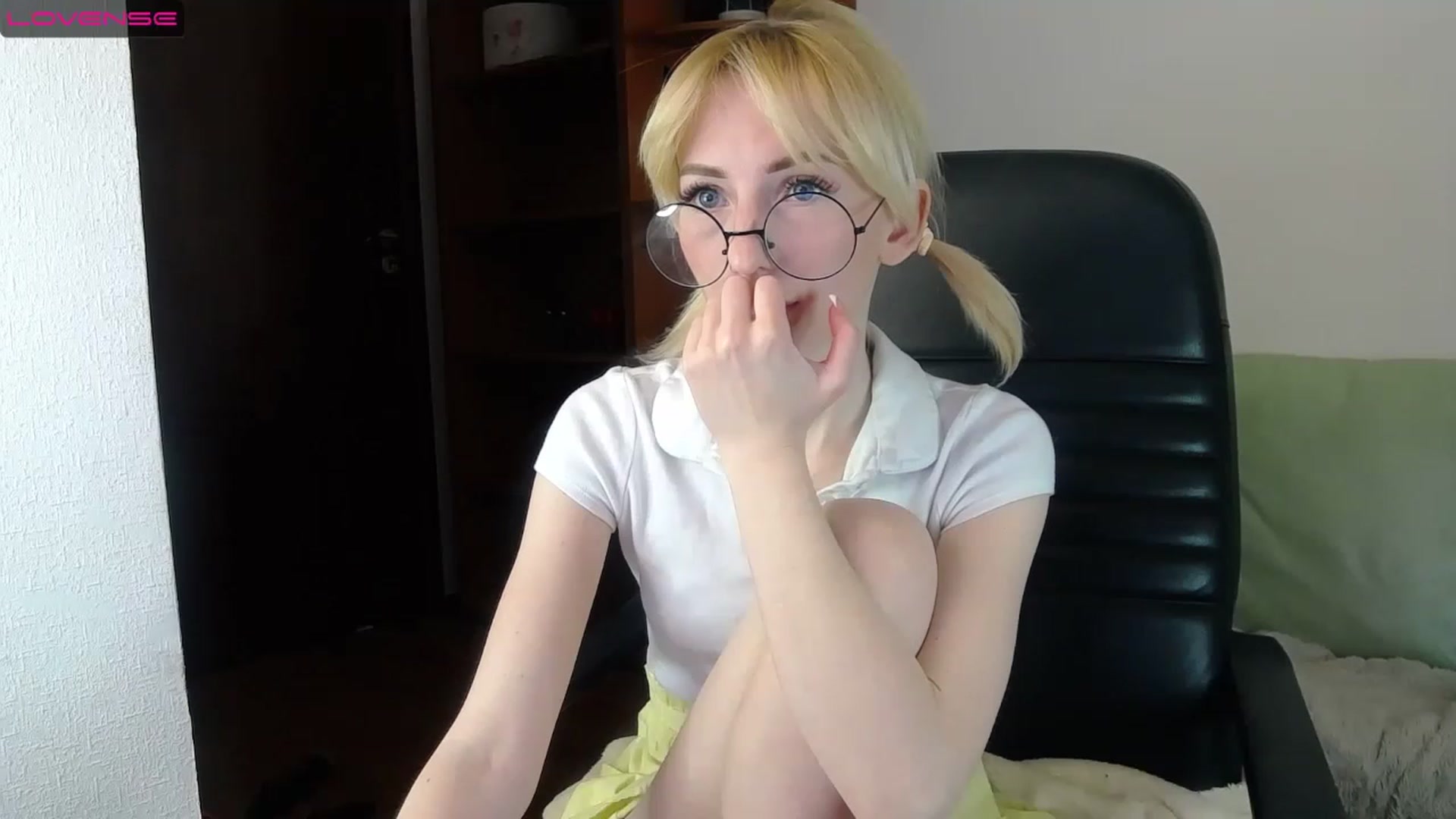 Gallery image thumbnail from PetitePrincez's myfreecams stream on, 02/12/2023, 17:29 image 11 of 20