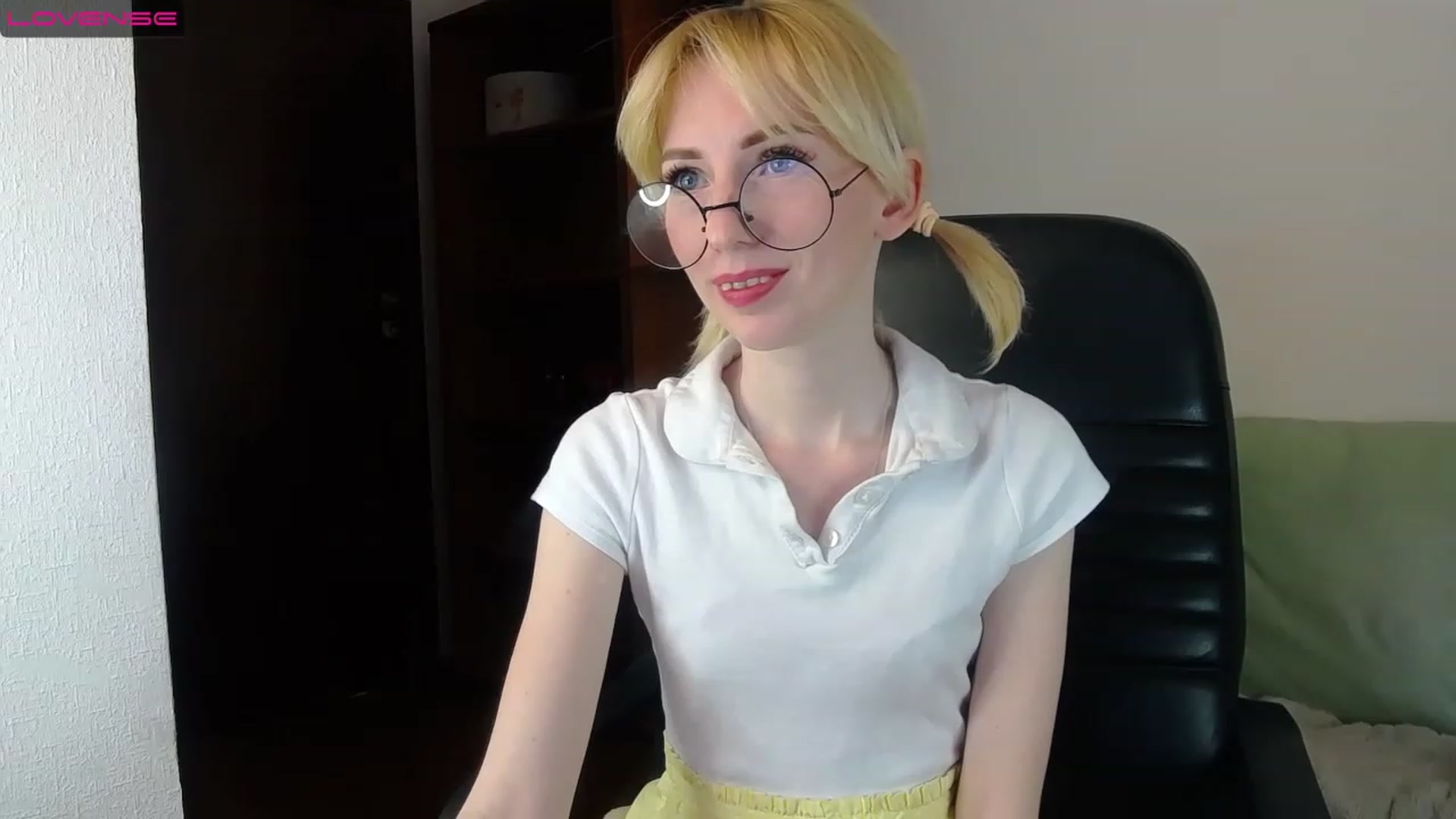 Gallery image thumbnail from PetitePrincez's myfreecams stream on, 02/12/2023, 17:29 image 19 of 20