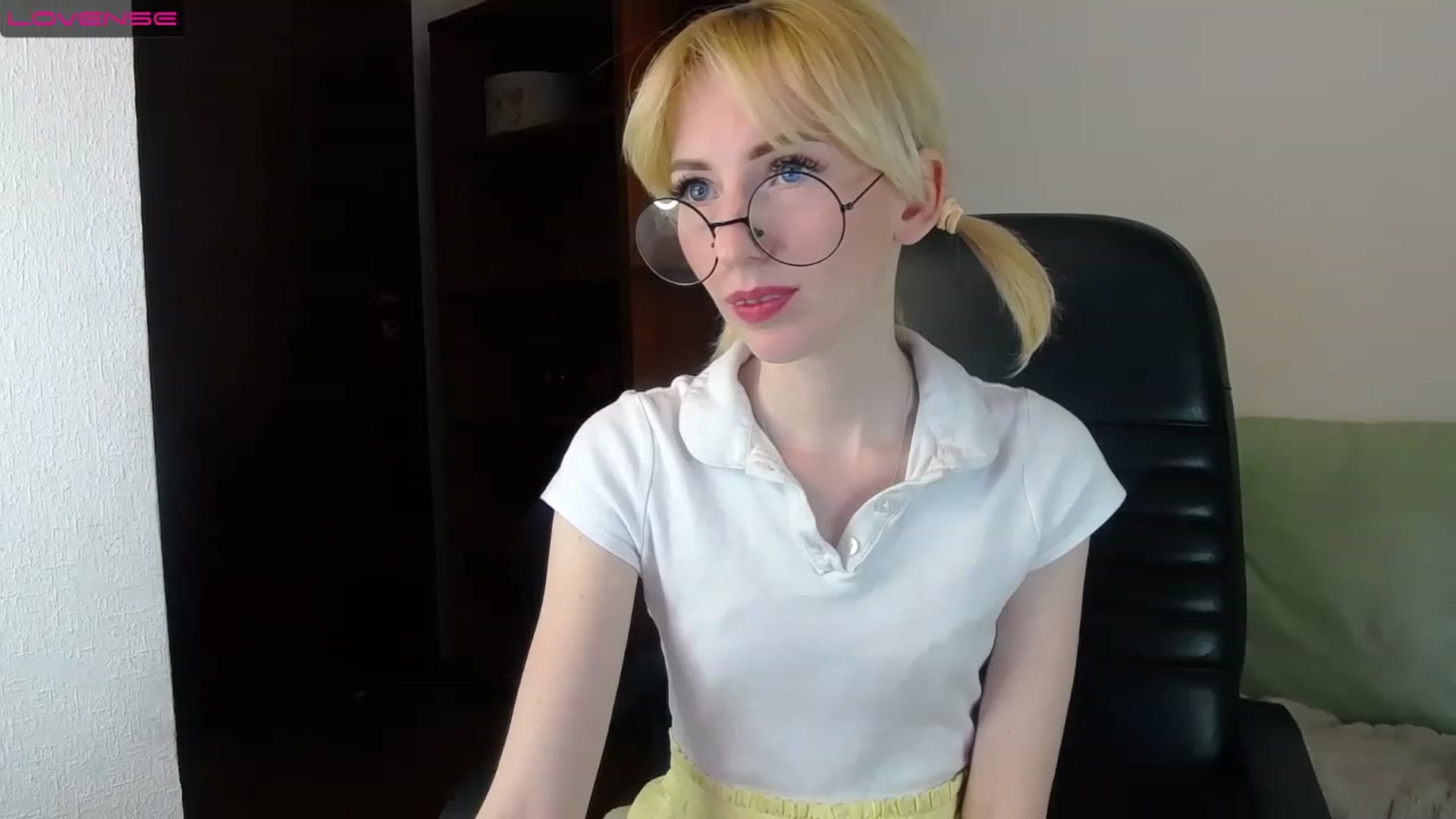 Gallery image thumbnail from PetitePrincez's myfreecams stream on, 02/12/2023, 17:29 image 20 of 20