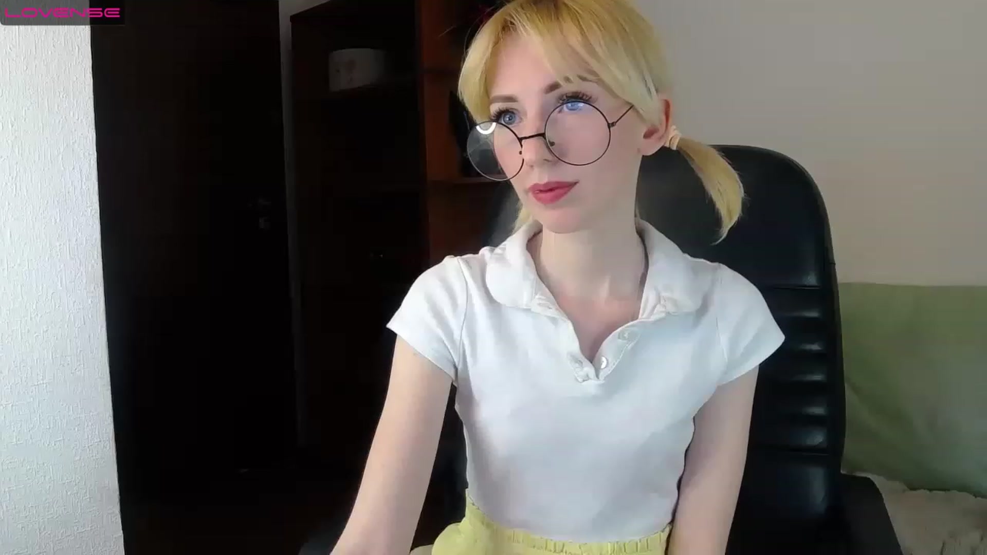Gallery image thumbnail from PetitePrincez's myfreecams stream on, 02/12/2023, 17:29 image 17 of 20