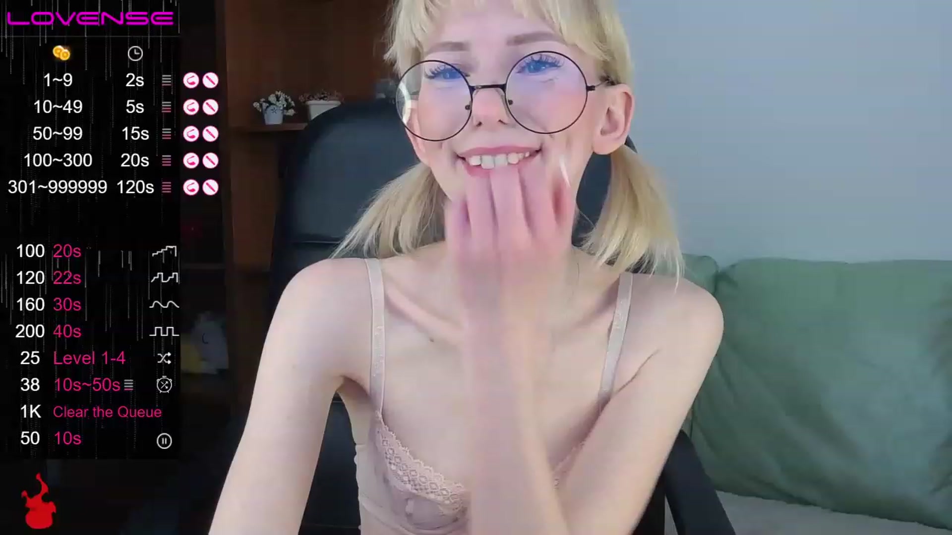 Gallery image thumbnail from PetitePrincez's myfreecams stream on, 02/25/2023, 15:11 image 14 of 20