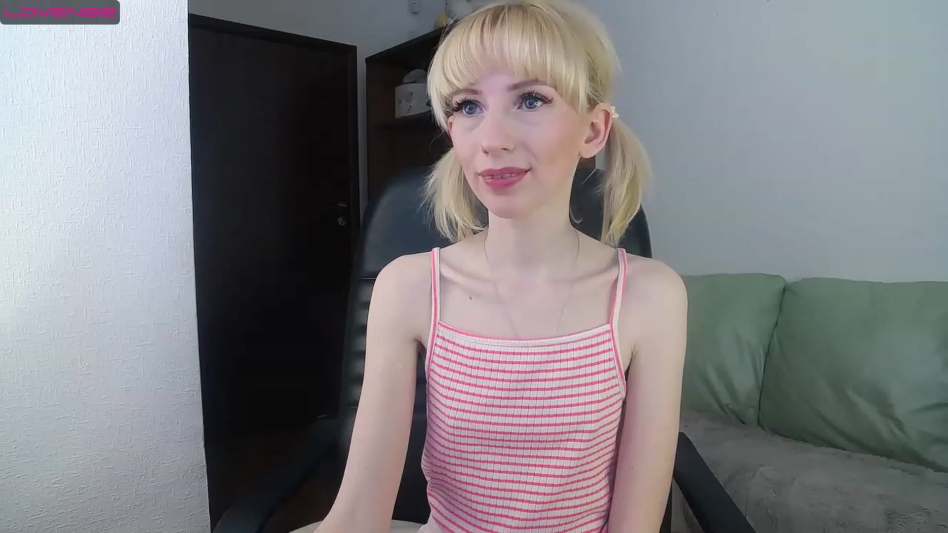 Gallery image thumbnail from PetitePrincez's myfreecams stream on, 03/04/2023, 15:43 image 4 of 20