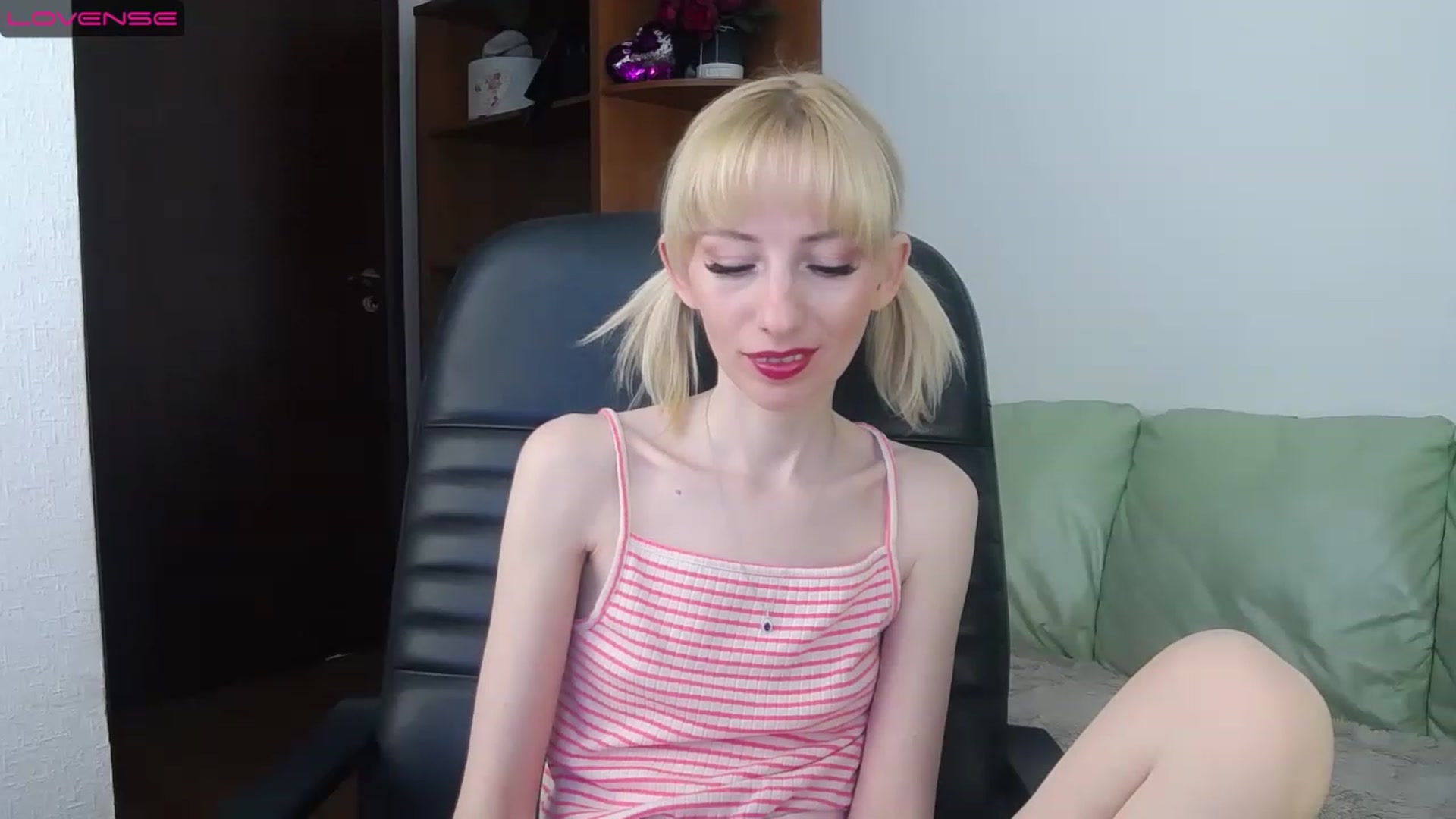 Gallery image thumbnail from PetitePrincez's myfreecams stream on, 03/04/2023, 18:30 image 3 of 20
