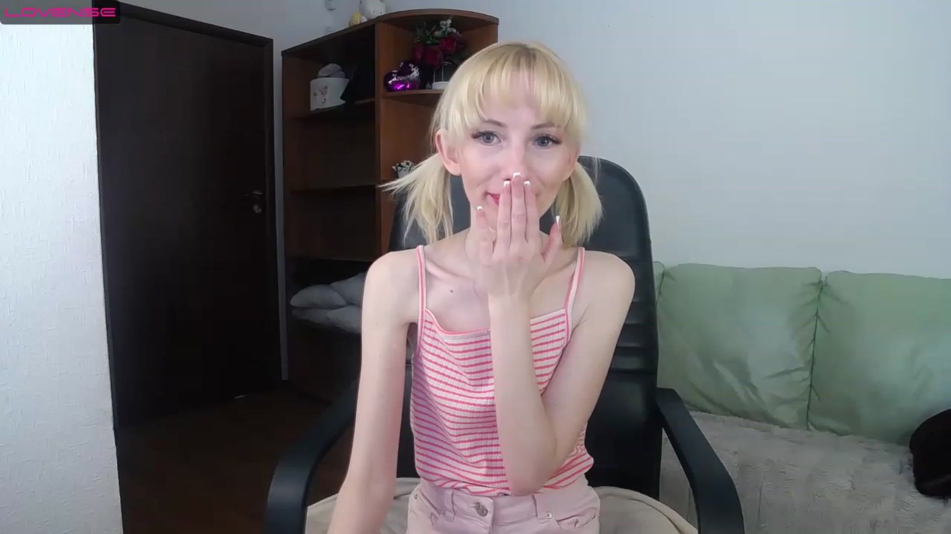 Gallery image thumbnail from PetitePrincez's myfreecams stream on, 03/04/2023, 18:30 image 15 of 20