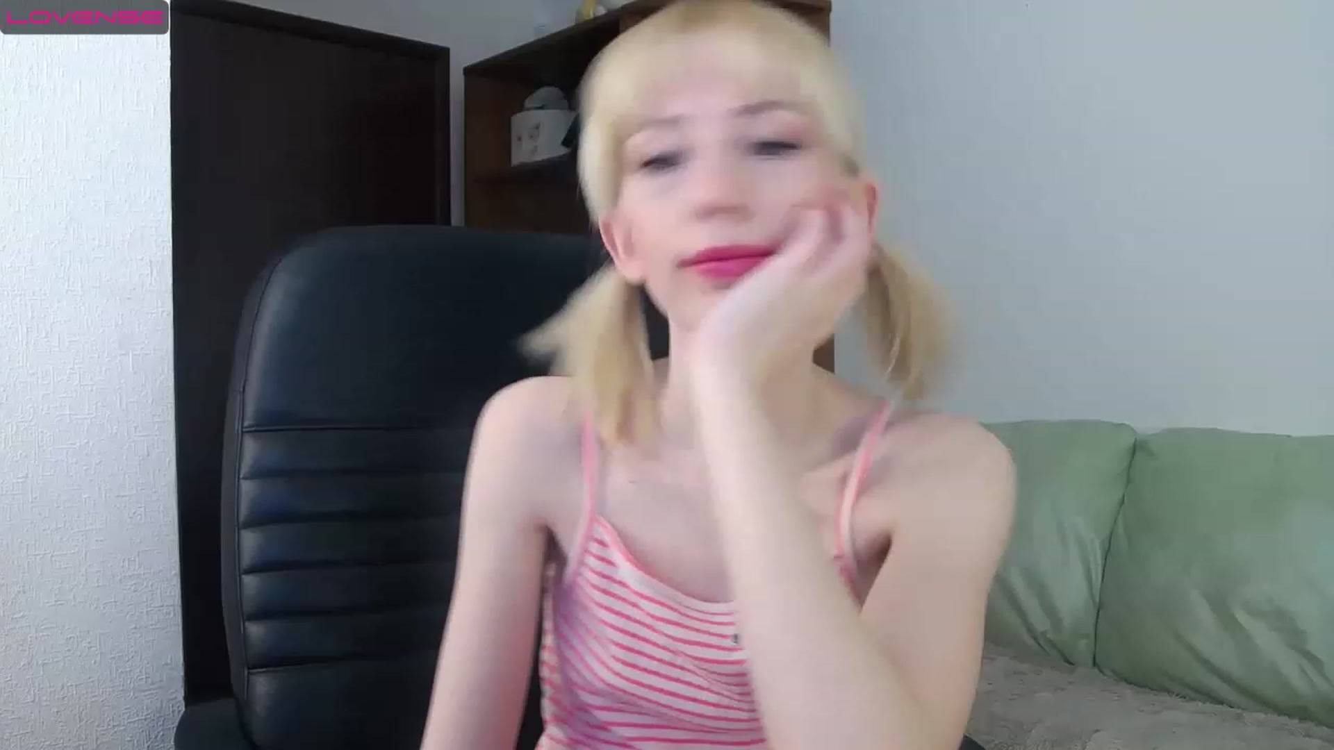 Gallery image thumbnail from PetitePrincez's myfreecams stream on, 03/04/2023, 18:30 image 8 of 20