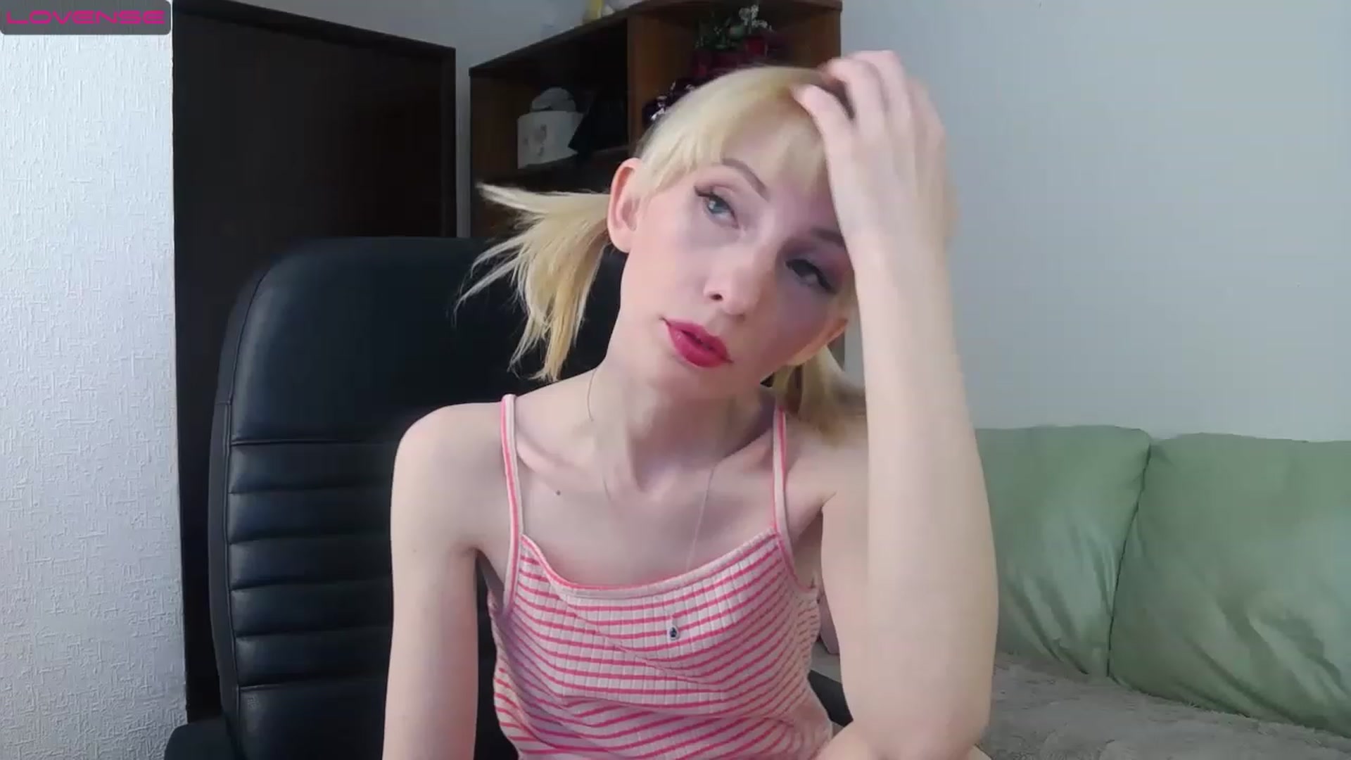 Gallery image thumbnail from PetitePrincez's myfreecams stream on, 03/04/2023, 18:30 image 7 of 20