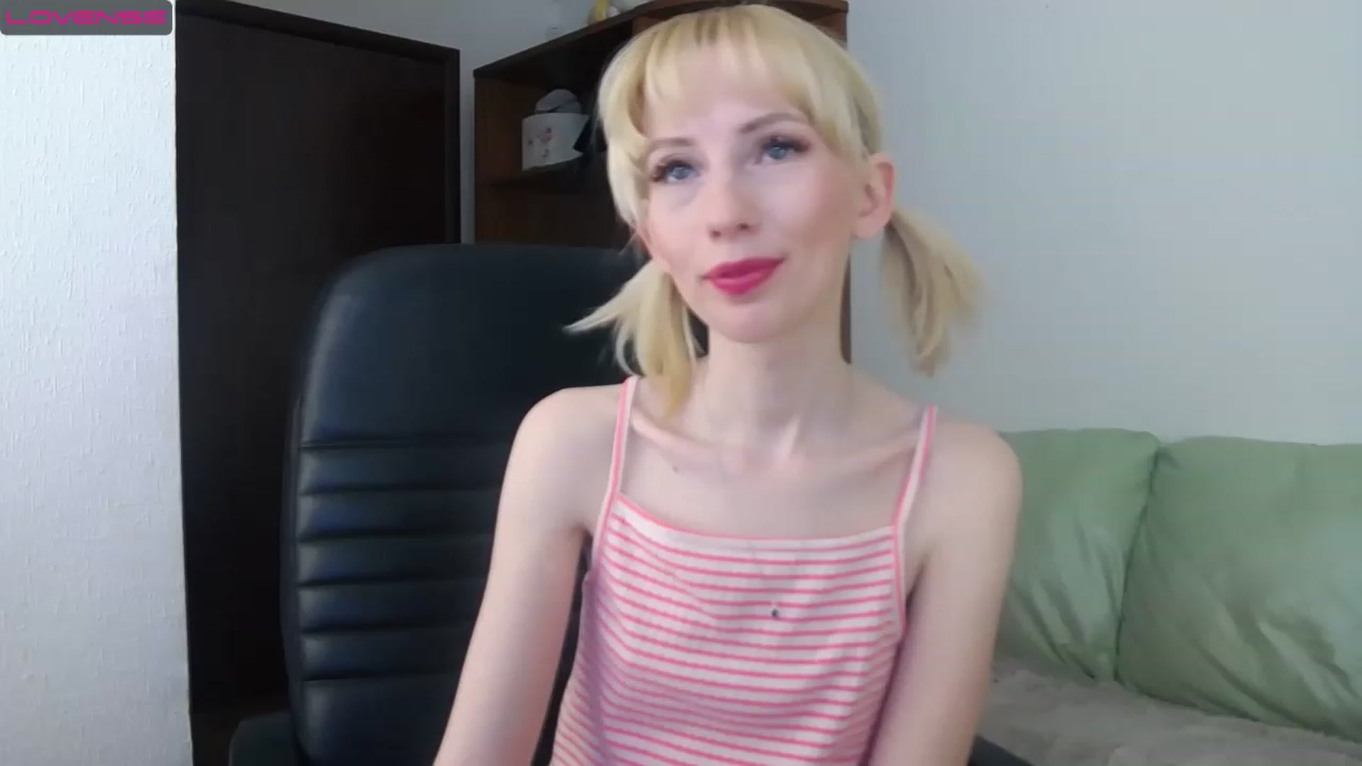 Gallery image thumbnail from PetitePrincez's myfreecams stream on, 03/04/2023, 18:30 image 6 of 20