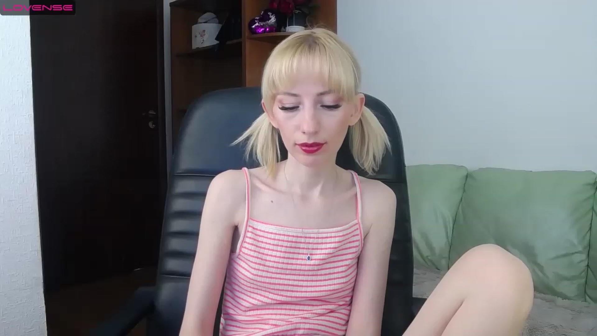 Gallery image thumbnail from PetitePrincez's myfreecams stream on, 03/04/2023, 18:30 image 2 of 20
