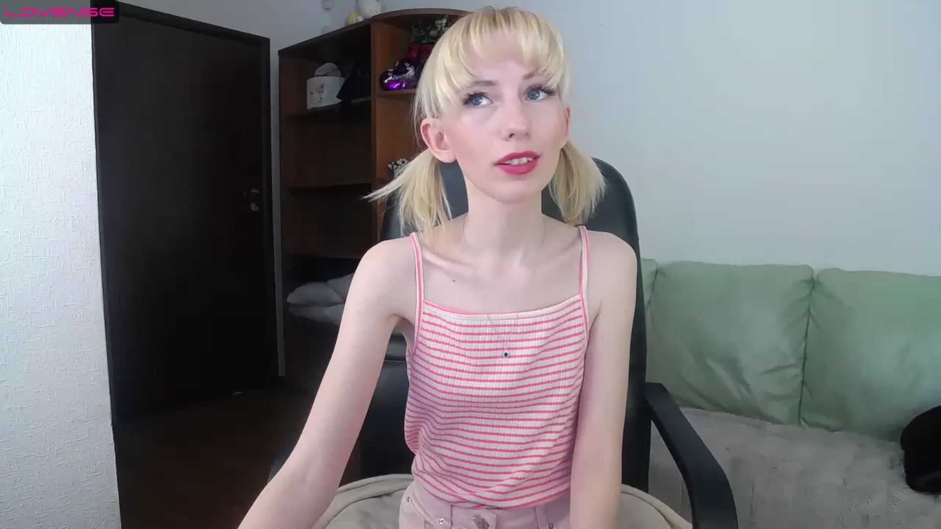 Gallery image thumbnail from PetitePrincez's myfreecams stream on, 03/04/2023, 18:30 image 13 of 20