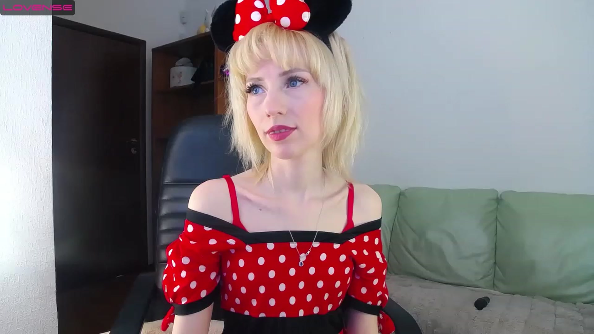 Gallery image thumbnail from PetitePrincez's myfreecams stream on, 03/05/2023, 14:34 image 3 of 20