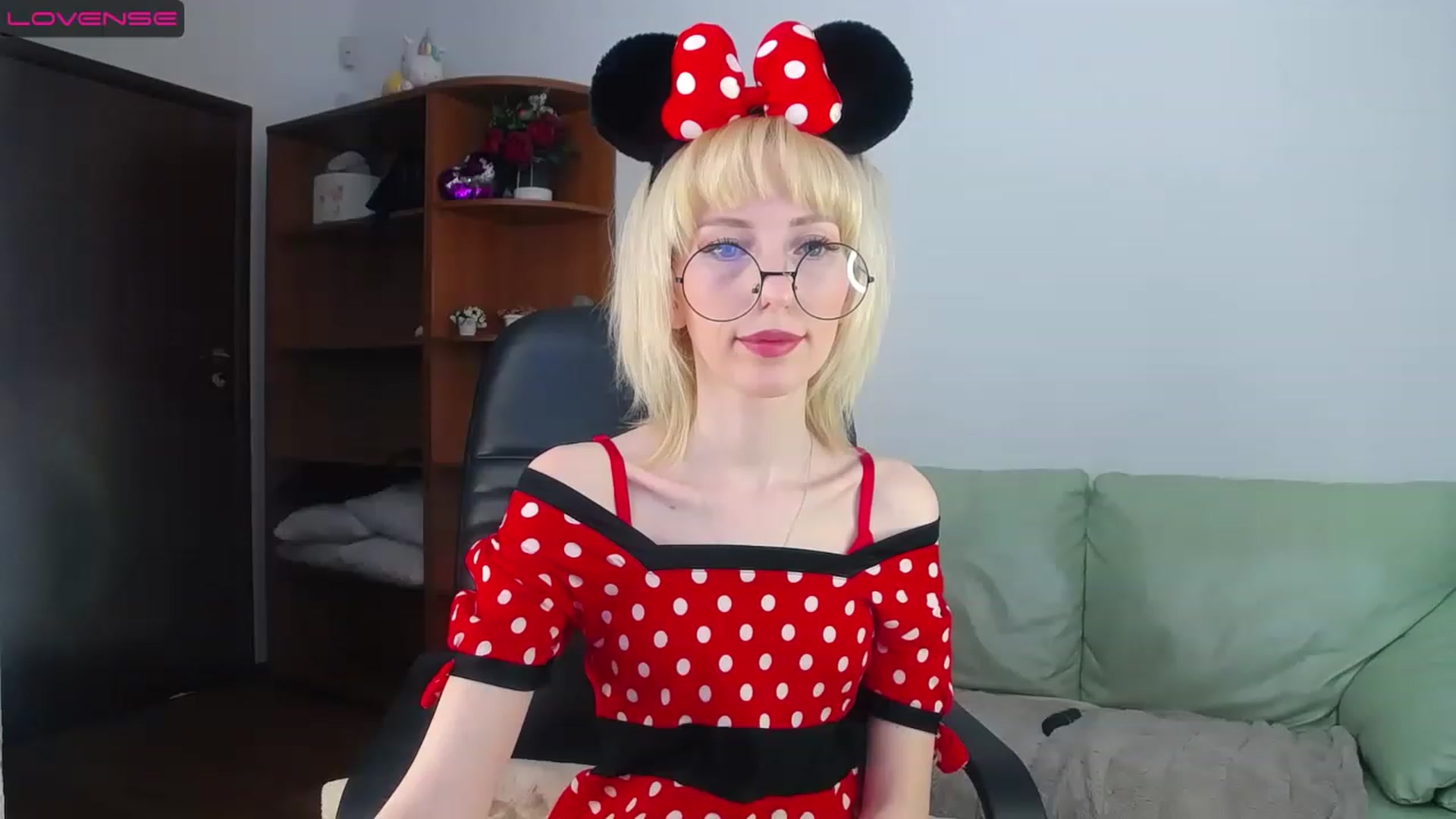 Gallery image thumbnail from PetitePrincez's myfreecams stream on, 03/05/2023, 14:34 image 14 of 20