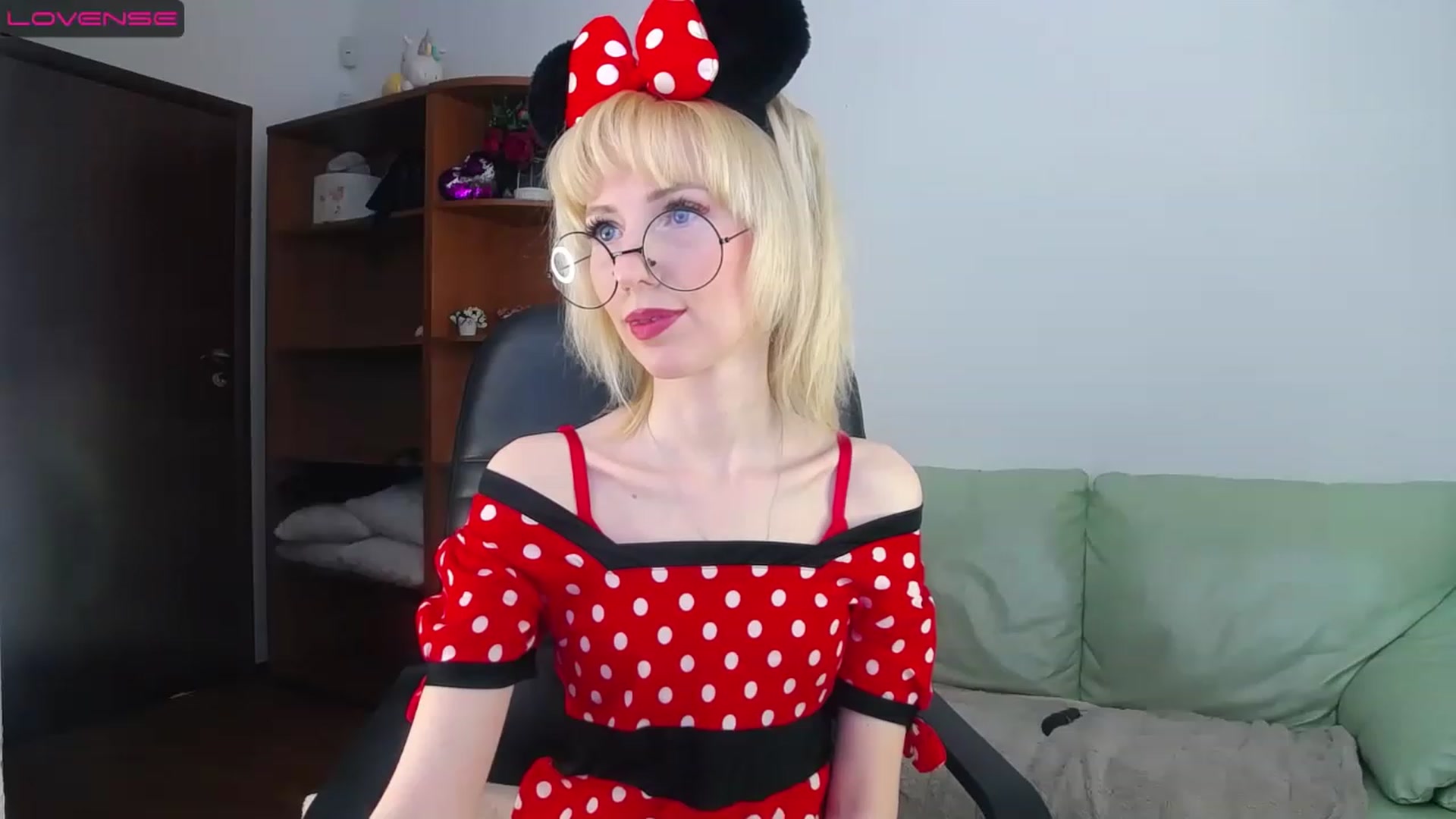 Gallery image thumbnail from PetitePrincez's myfreecams stream on, 03/05/2023, 14:34 image 18 of 20