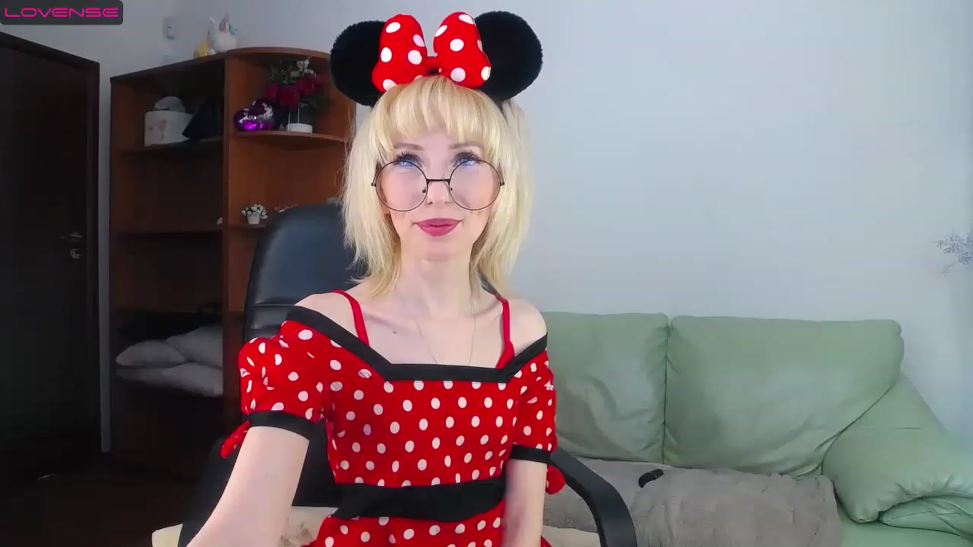 Gallery image thumbnail from PetitePrincez's myfreecams stream on, 03/05/2023, 14:34 image 12 of 20