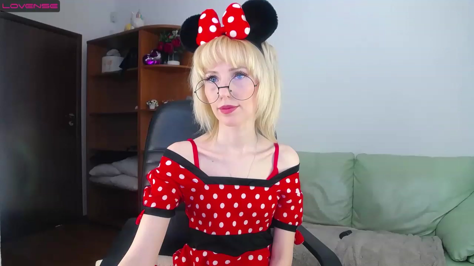 Gallery image thumbnail from PetitePrincez's myfreecams stream on, 03/05/2023, 14:34 image 15 of 20