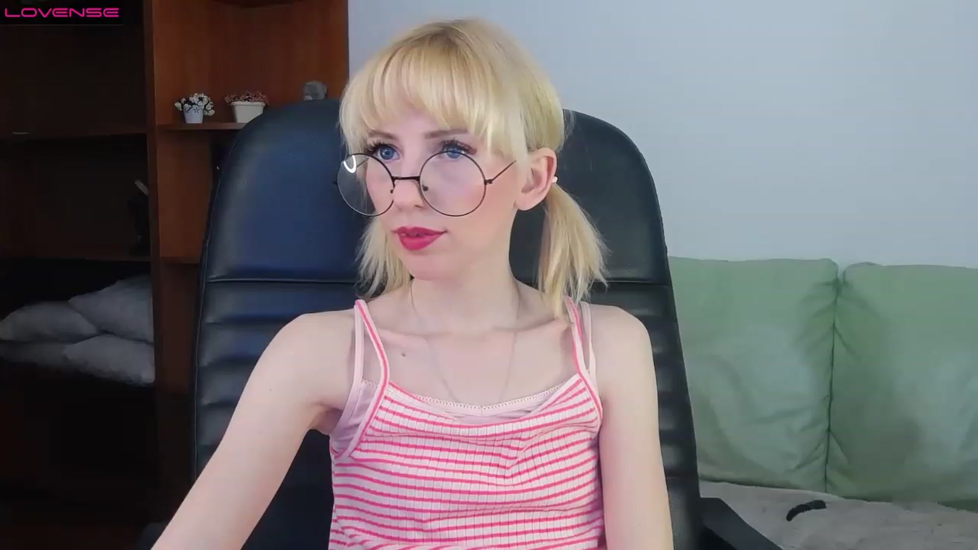 Gallery image thumbnail from PetitePrincez's myfreecams stream on, 03/05/2023, 16:57 image 19 of 20
