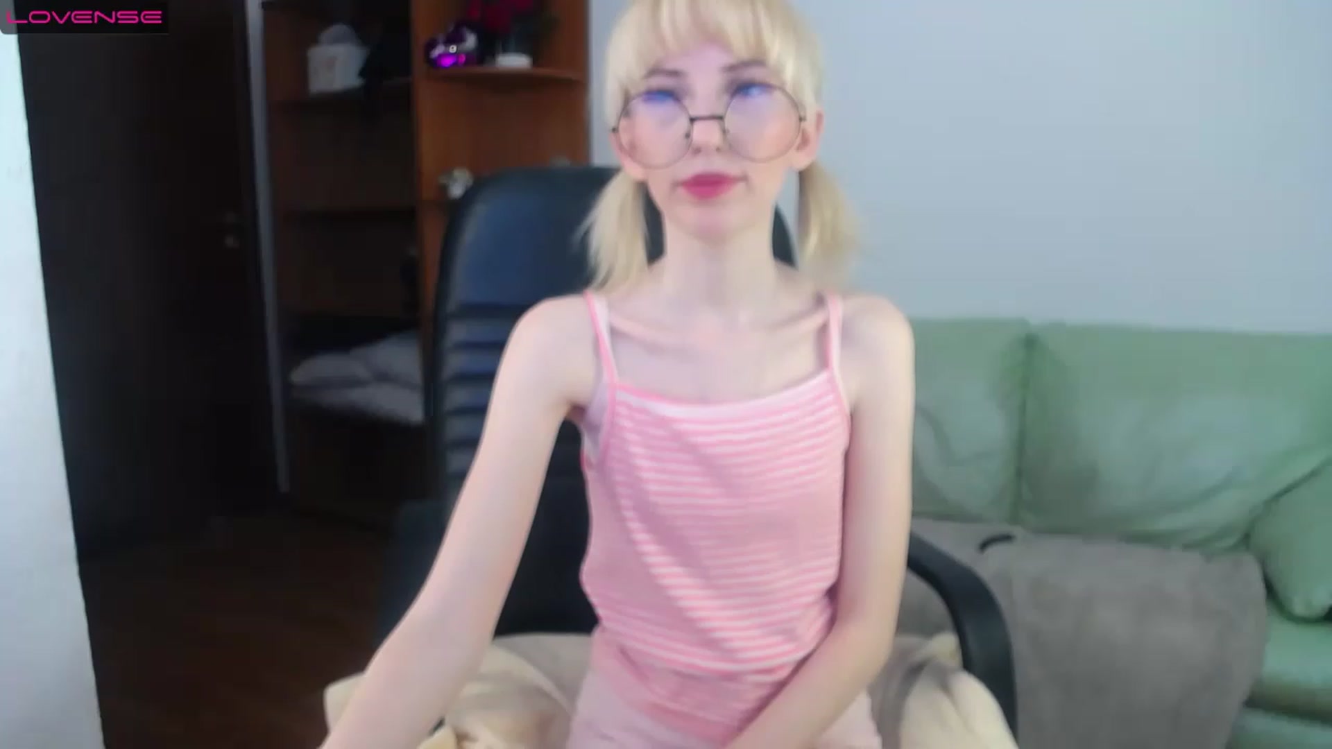 Gallery image thumbnail from PetitePrincez's myfreecams stream on, 03/05/2023, 16:57 image 1 of 20