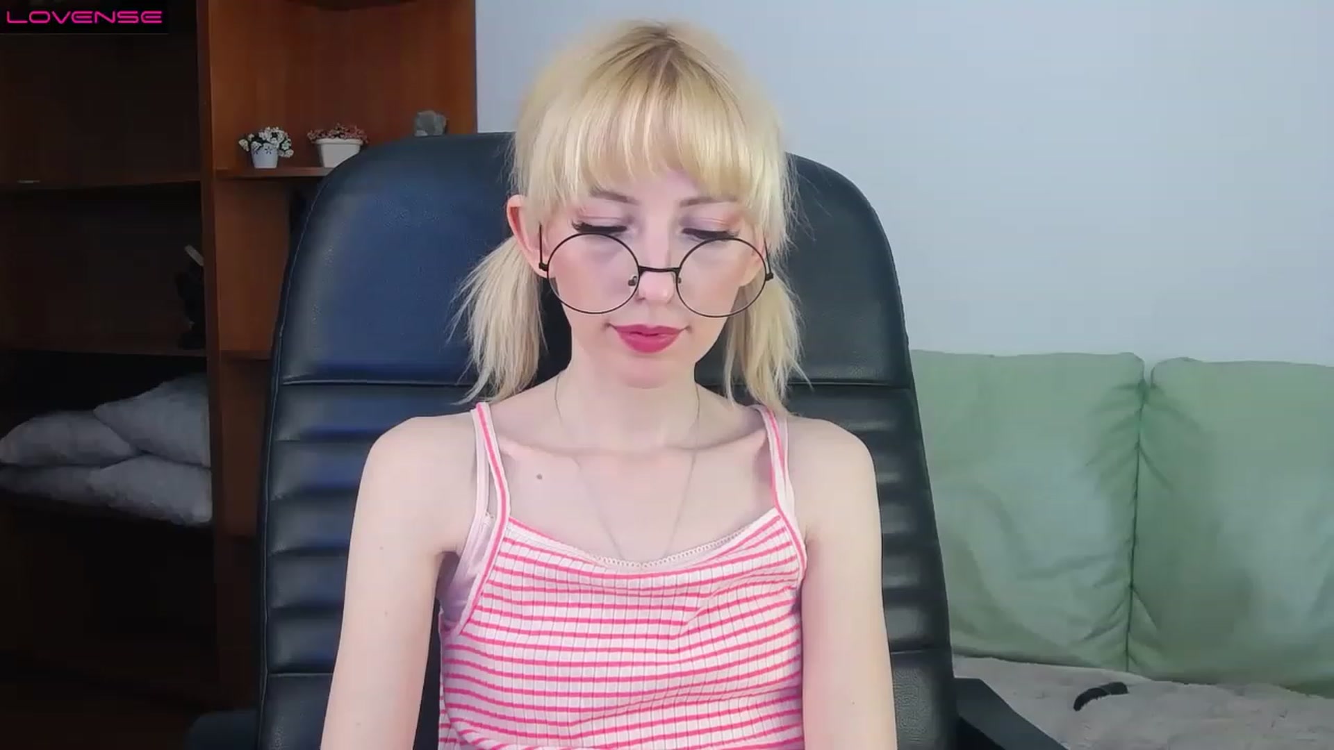 Gallery image thumbnail from PetitePrincez's myfreecams stream on, 03/05/2023, 16:57 image 16 of 20