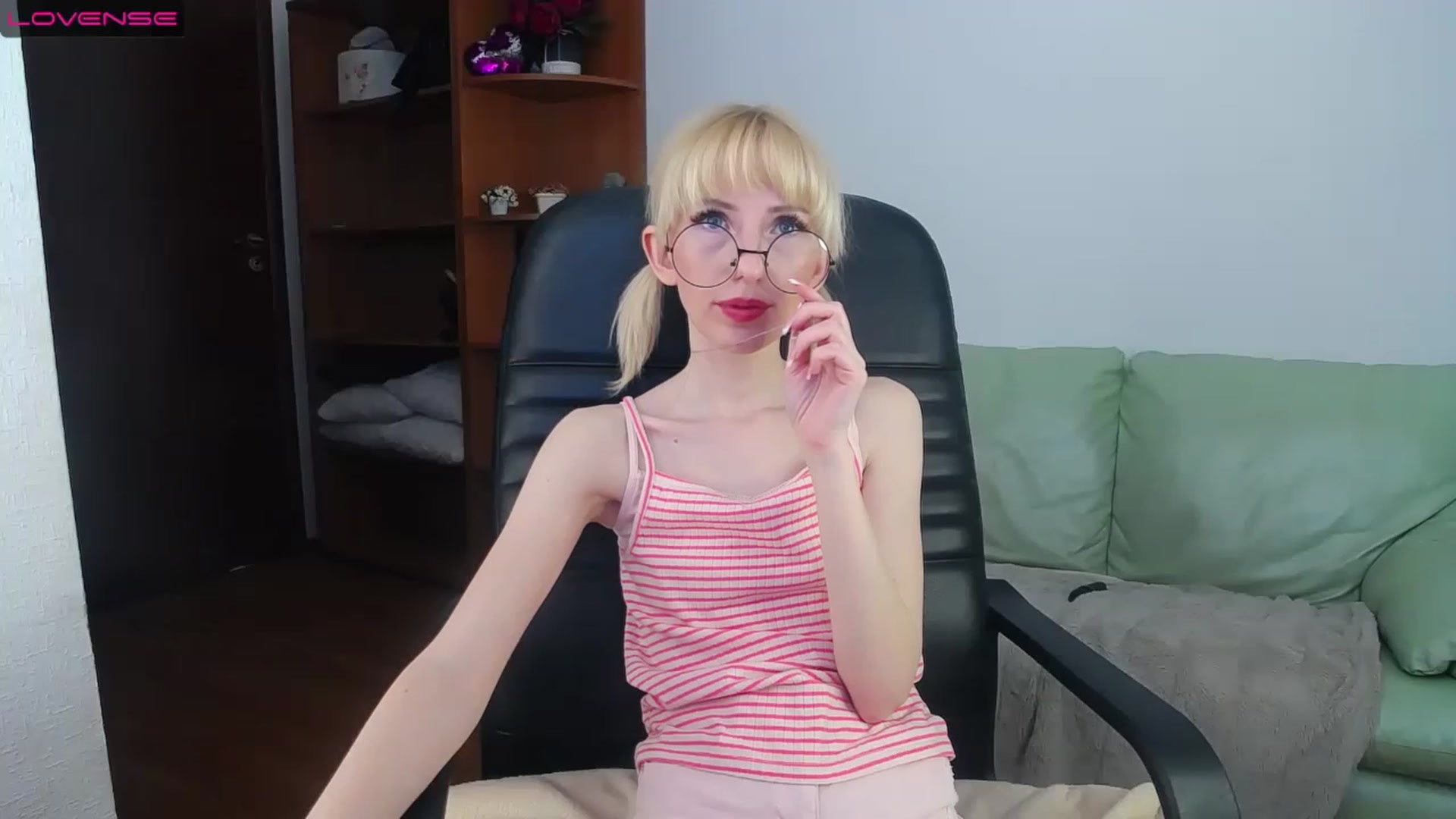 Gallery image thumbnail from PetitePrincez's myfreecams stream on, 03/05/2023, 16:57 image 13 of 20