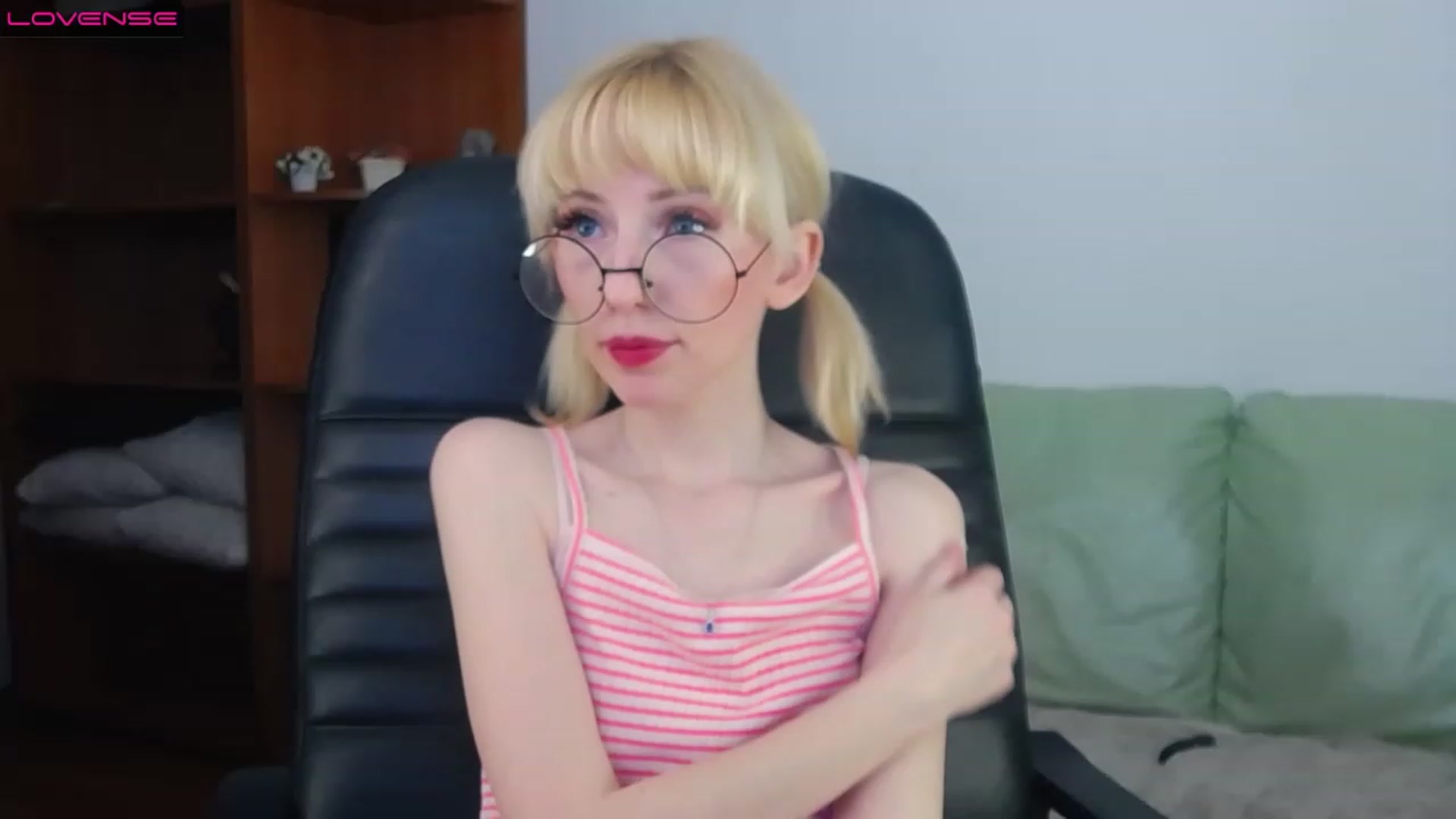 Gallery image thumbnail from PetitePrincez's myfreecams stream on, 03/05/2023, 16:57 image 15 of 20