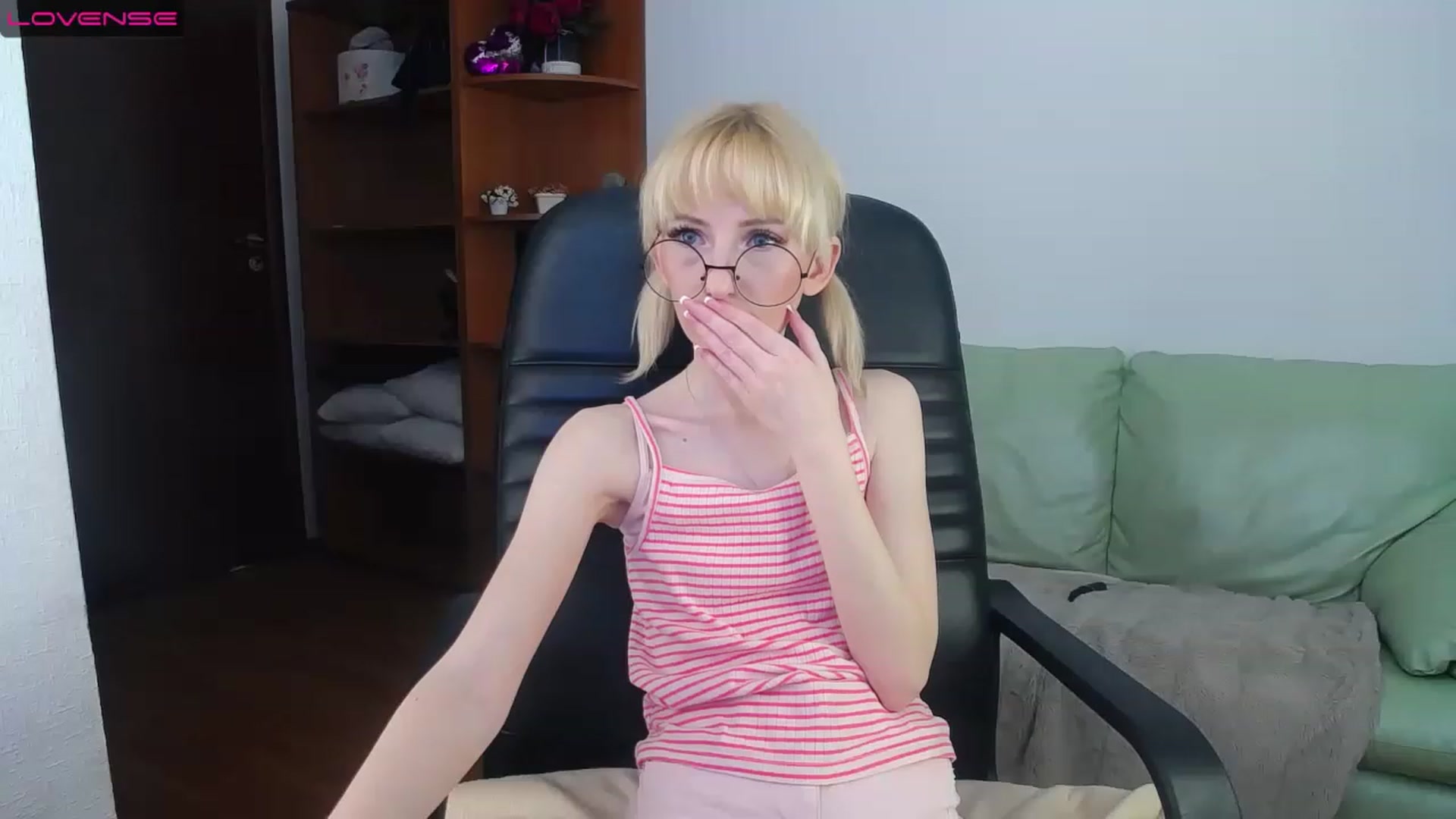 Gallery image thumbnail from PetitePrincez's myfreecams stream on, 03/05/2023, 16:57 image 11 of 20