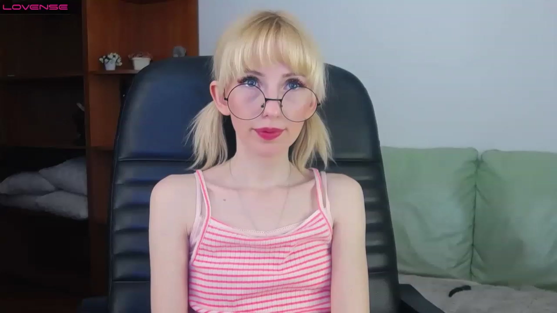 Gallery image thumbnail from PetitePrincez's myfreecams stream on, 03/05/2023, 16:57 image 18 of 20