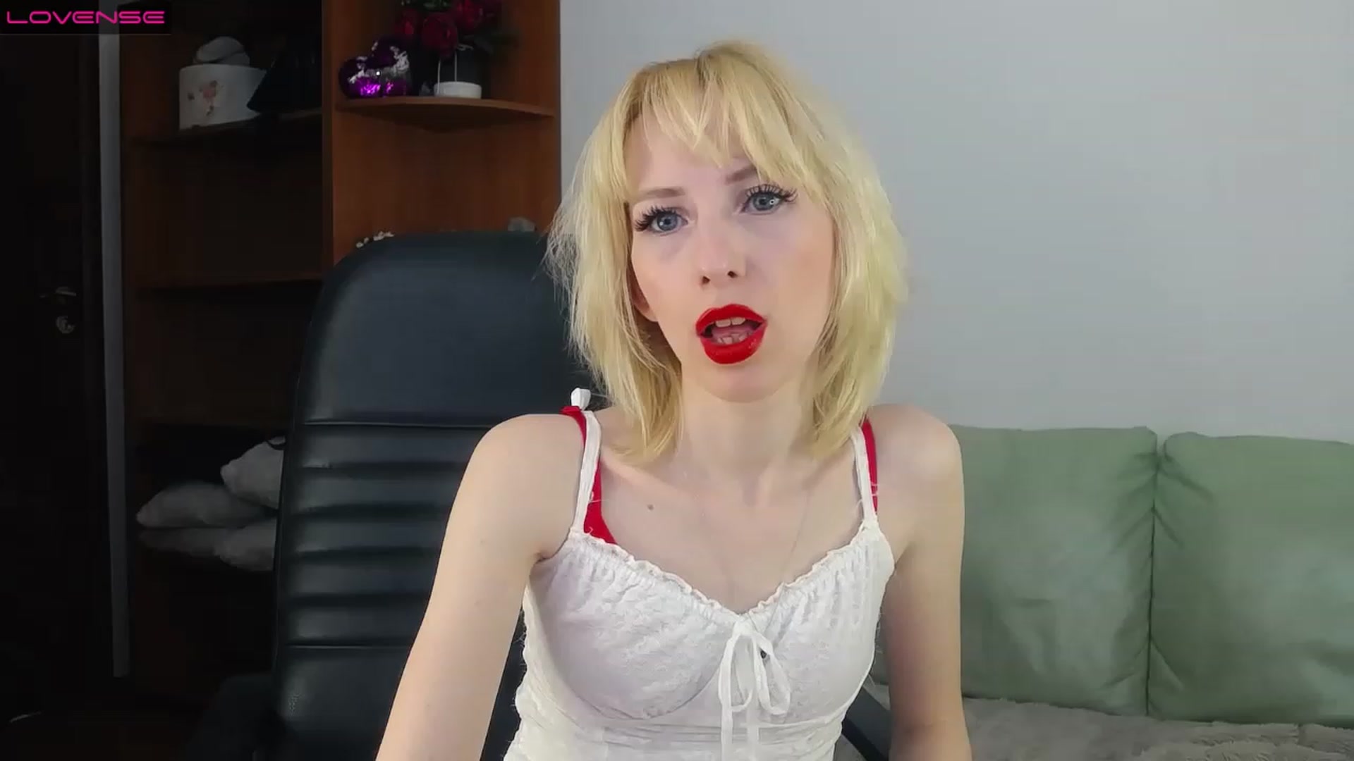 Gallery image thumbnail from PetitePrincez's myfreecams stream on, 03/08/2023, 17:47 image 19 of 20