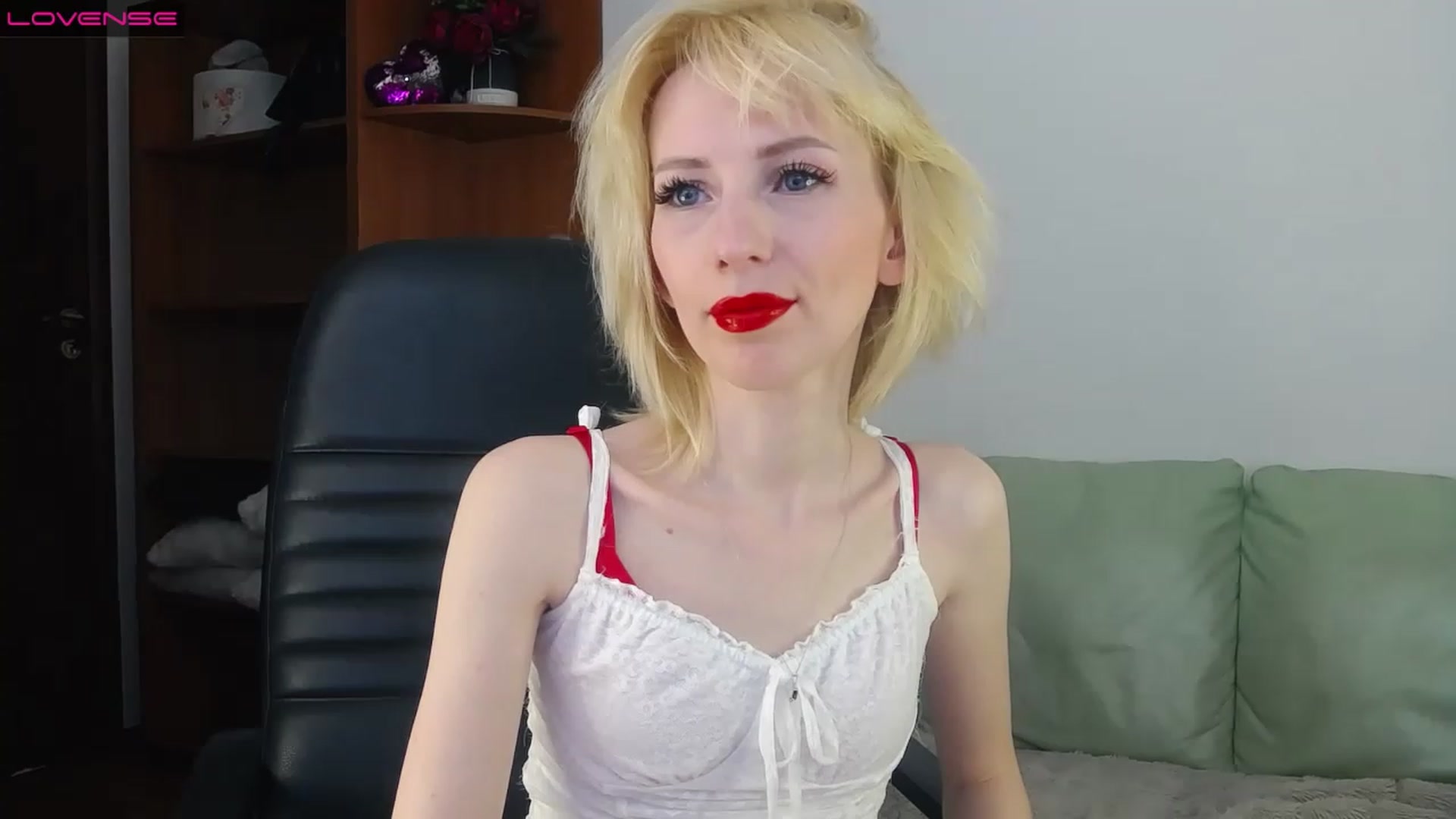 Gallery image thumbnail from PetitePrincez's myfreecams stream on, 03/08/2023, 17:47 image 15 of 20